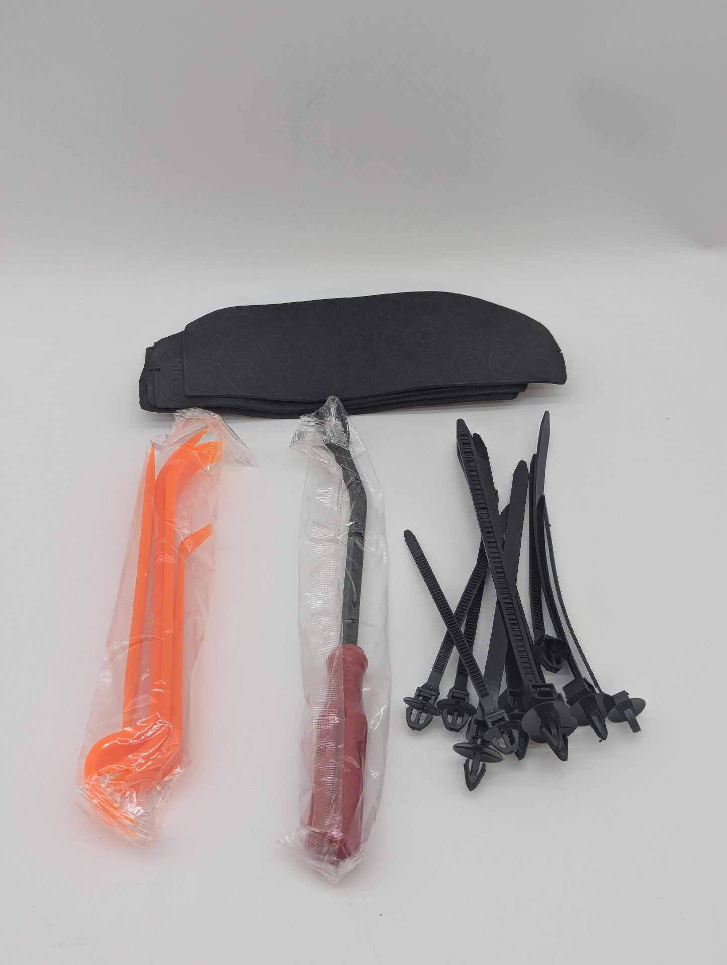 Universal Car Trim Clip Fastener Assortment Kit with Tools, Universal, One Size, New condition — preloved on SilentSale®