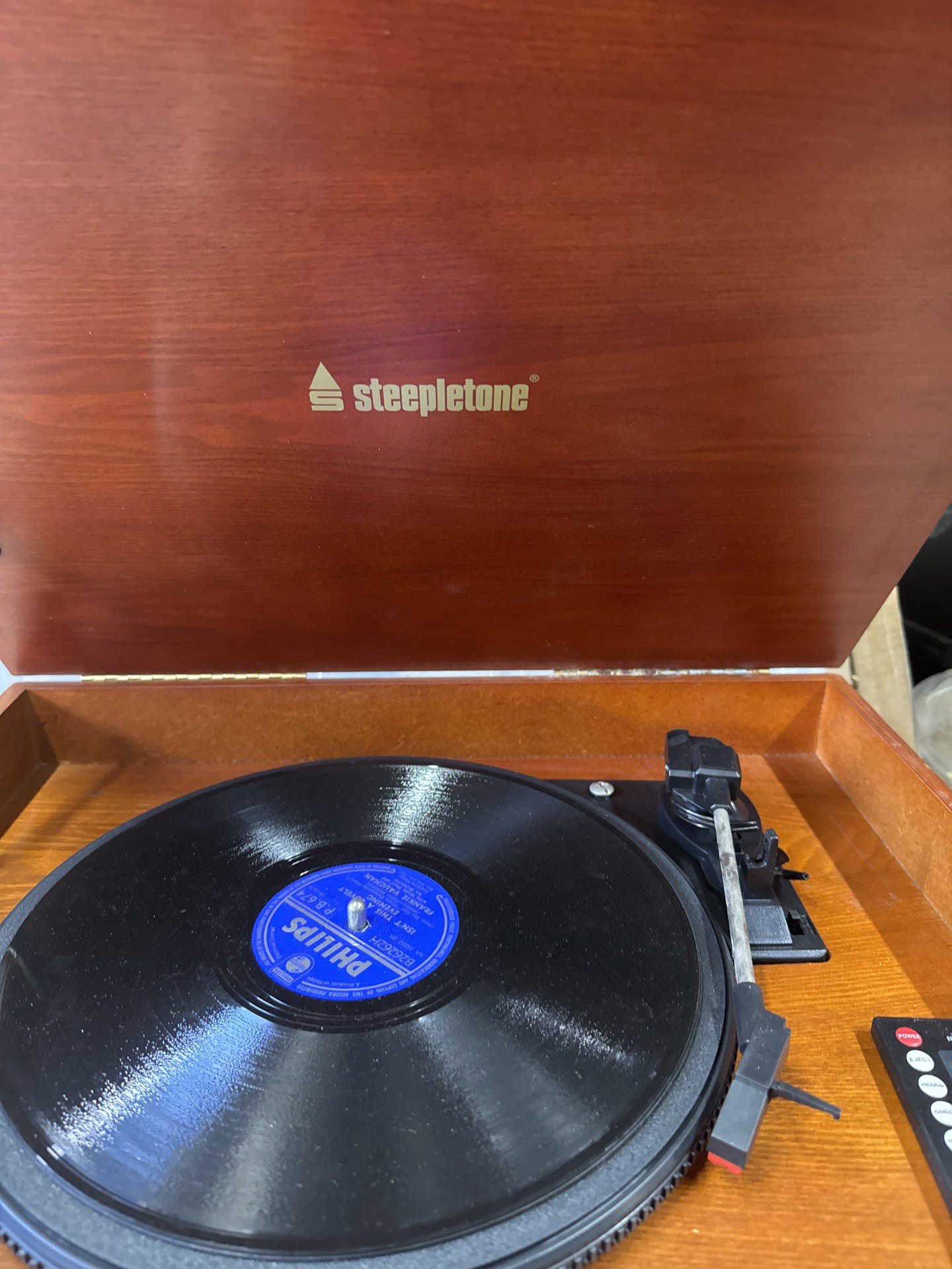 Steepletone Vintage Style Wooden Record Player with Cassette and Radio, Steepletone, One Size, Good condition — preloved on SilentSale®