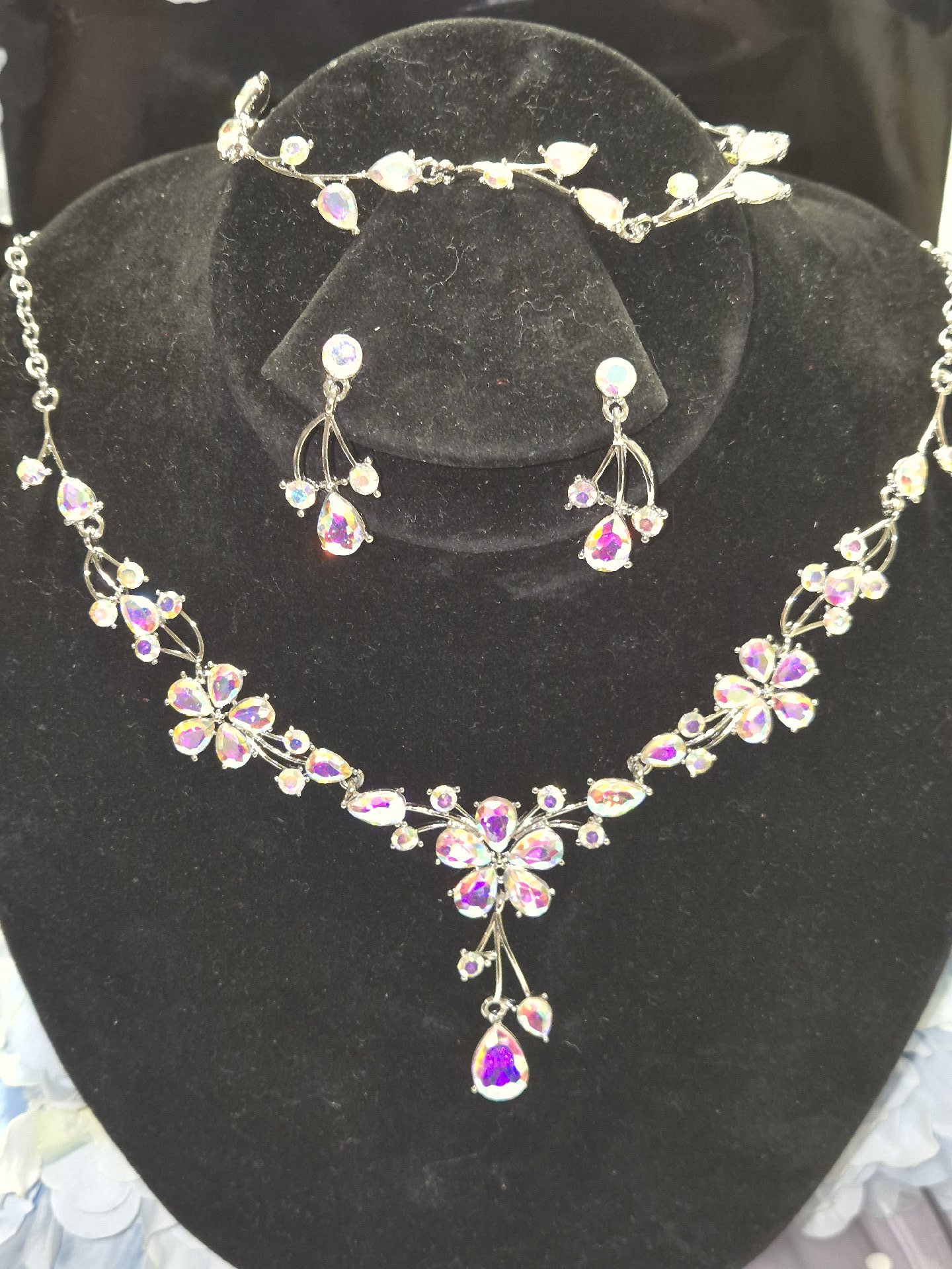 Jewellery Set , Unbranded, One Size, New condition — preloved on SilentSale®