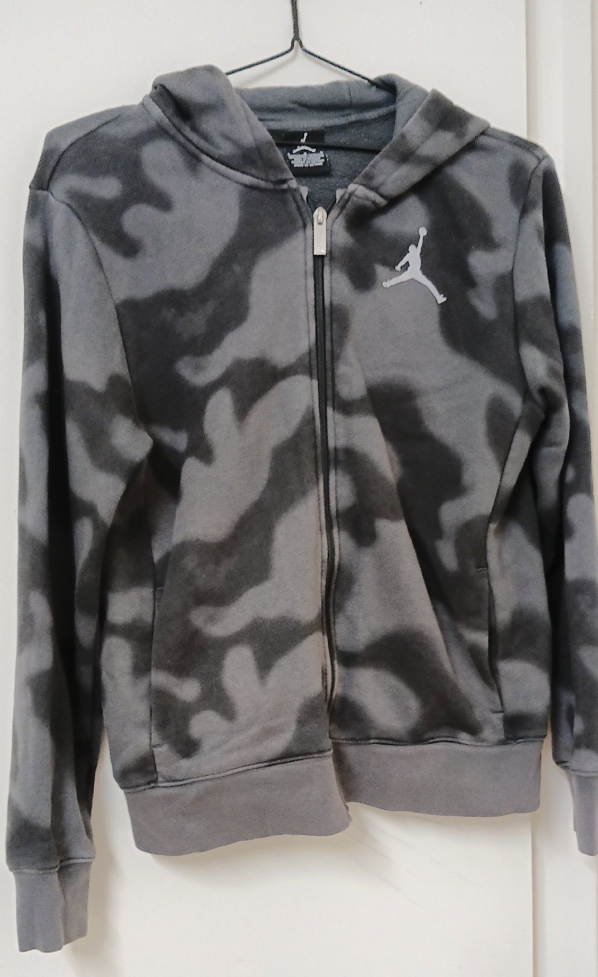 Jordan Boys Grey Camouflage Zip Hoodie – 12-13 Years, Jordan, 12-13 years, Excellent condition — preloved on SilentSale®