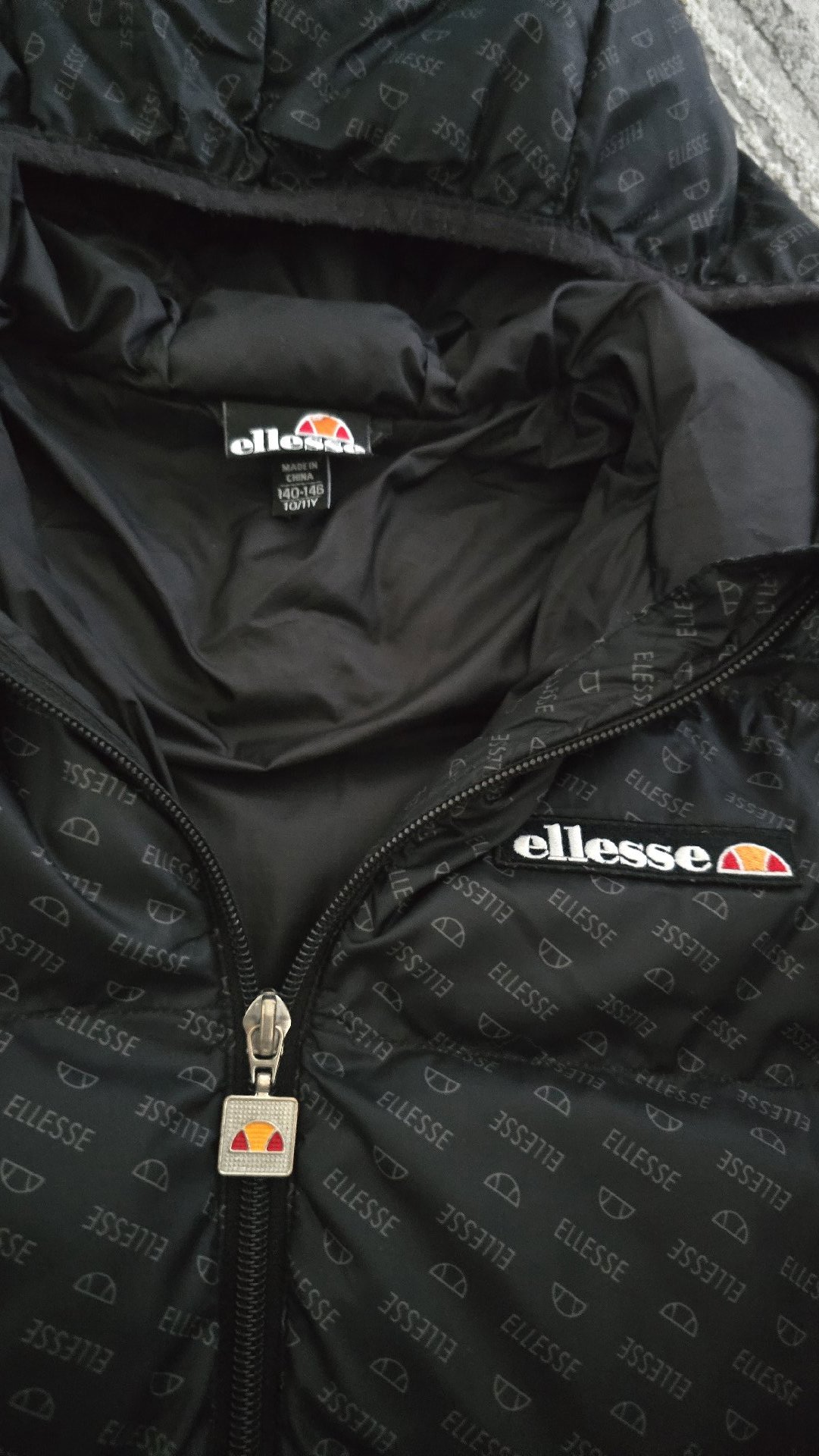 Ellesse Black Puffer Jacket with Logo Print – 10-11Y / 140-146, Ellesse, 10-11 years, Like New condition — preloved on SilentSale®