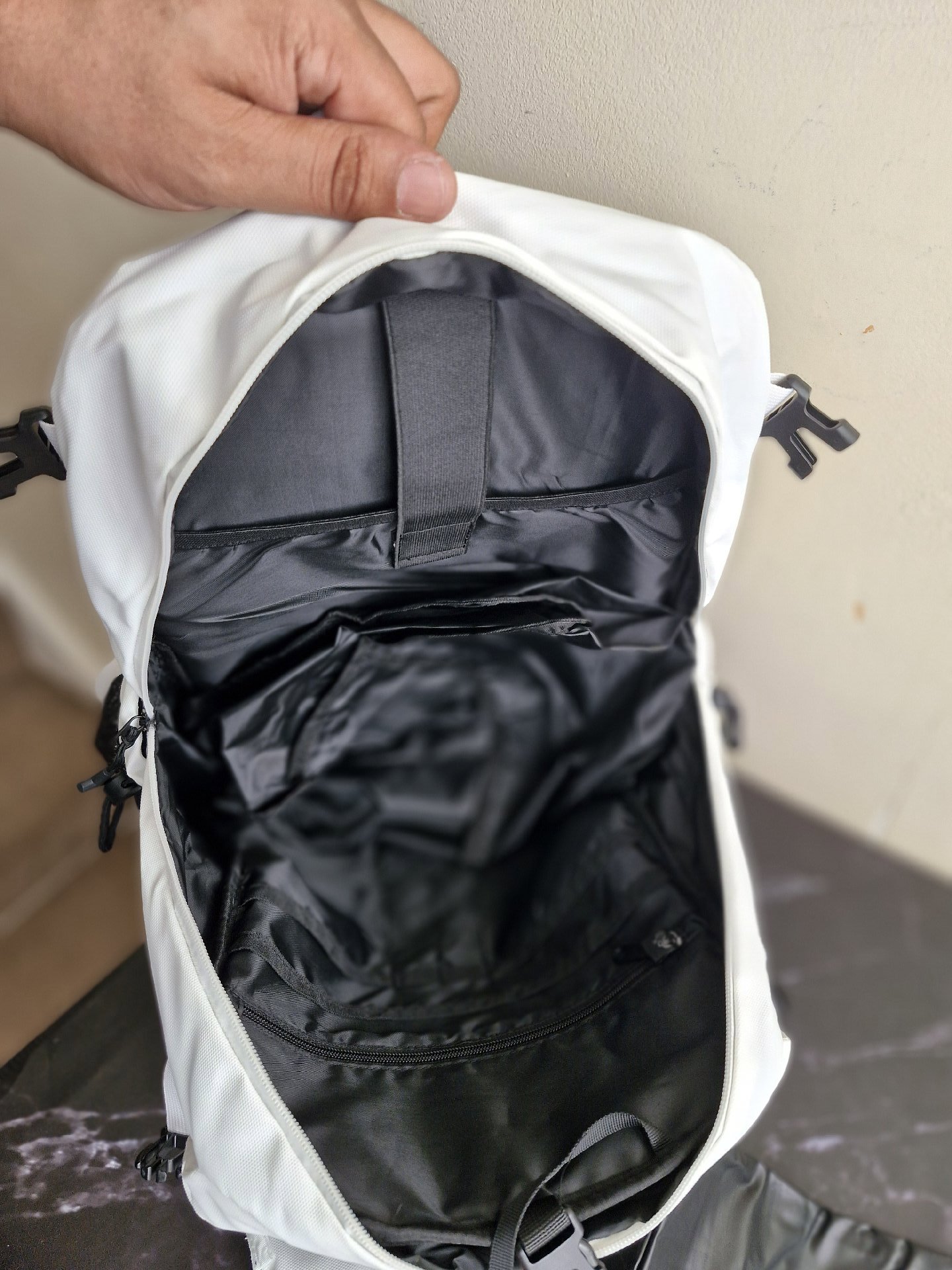 UMGG White Roll Top Backpack with Black Mesh Pockets, Umgg, One Size, New condition — preloved on SilentSale®