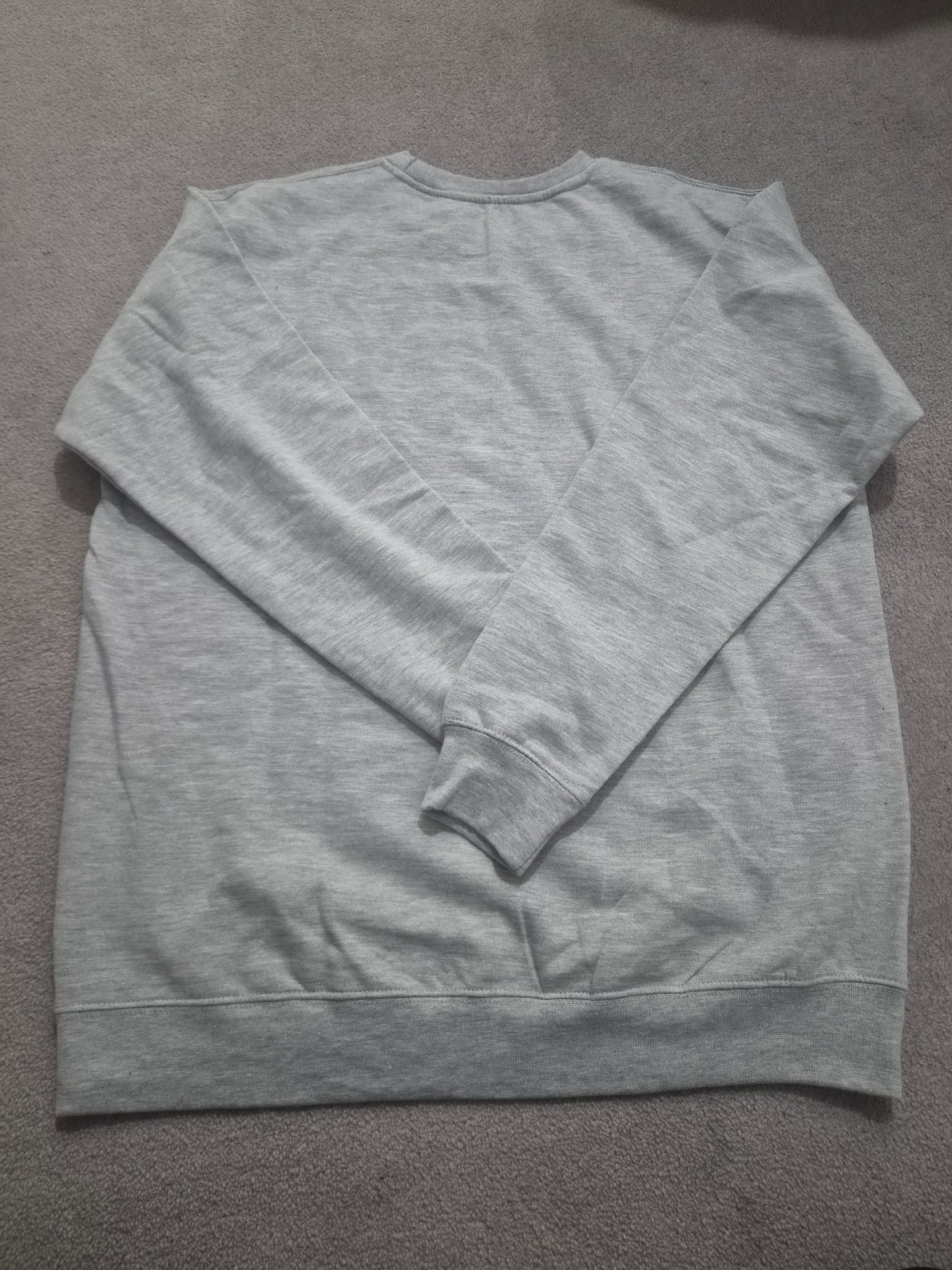 Grey Sweatshirt with Cherry Print – Size 16, Unbranded, 16, Excellent condition — preloved on SilentSale®