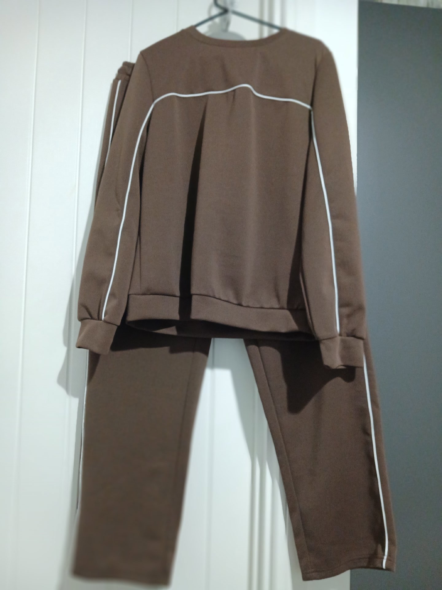 Wide leg tracksuit with jumper, Shein, L, New condition — preloved on SilentSale®