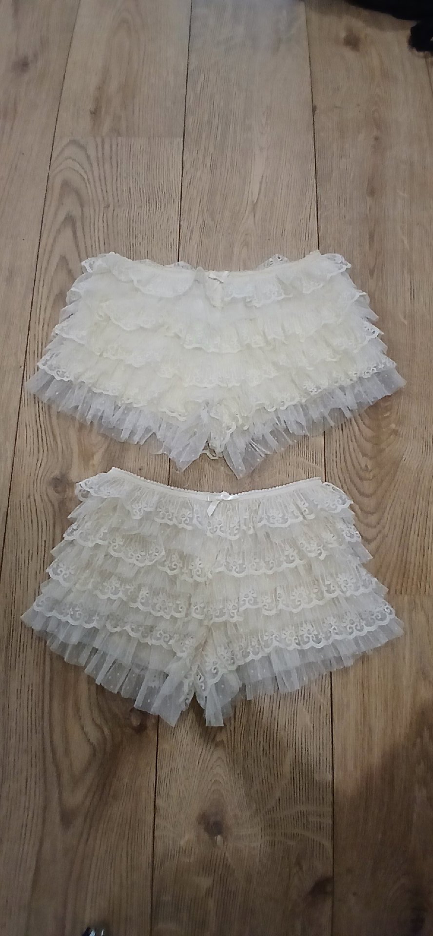 Jaded London Cream Lace Ruffle Shorts – UK 6, Jaded London, 6, Excellent condition — preloved on SilentSale®