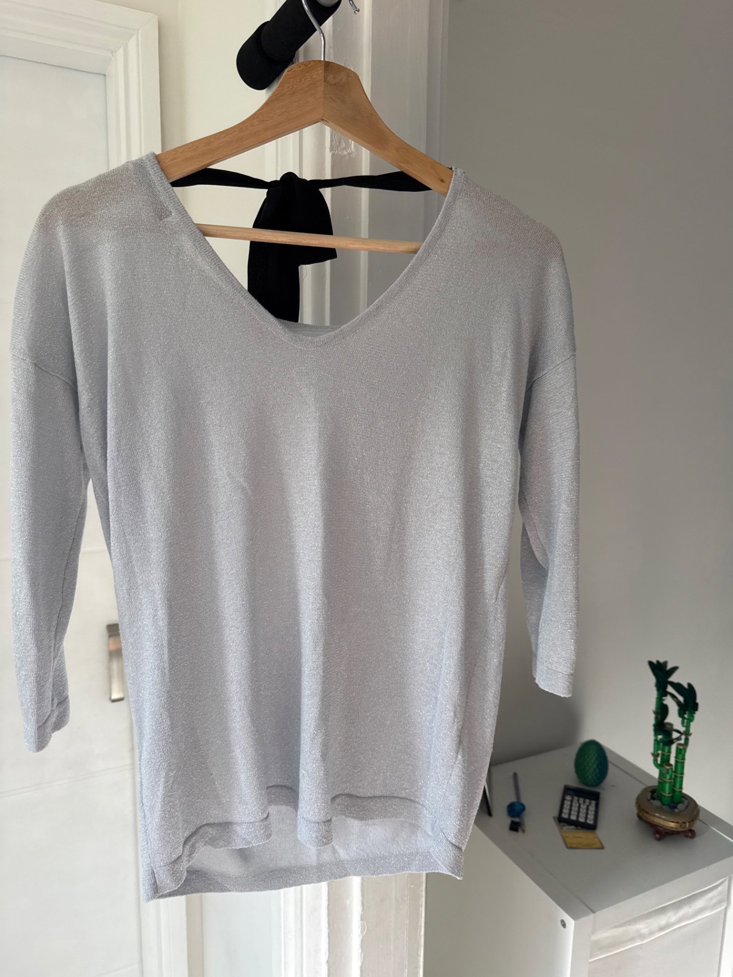 Pastel blue V-Neck 3/4 Sleeve Top, Reserved, 8, Good condition — preloved on SilentSale®