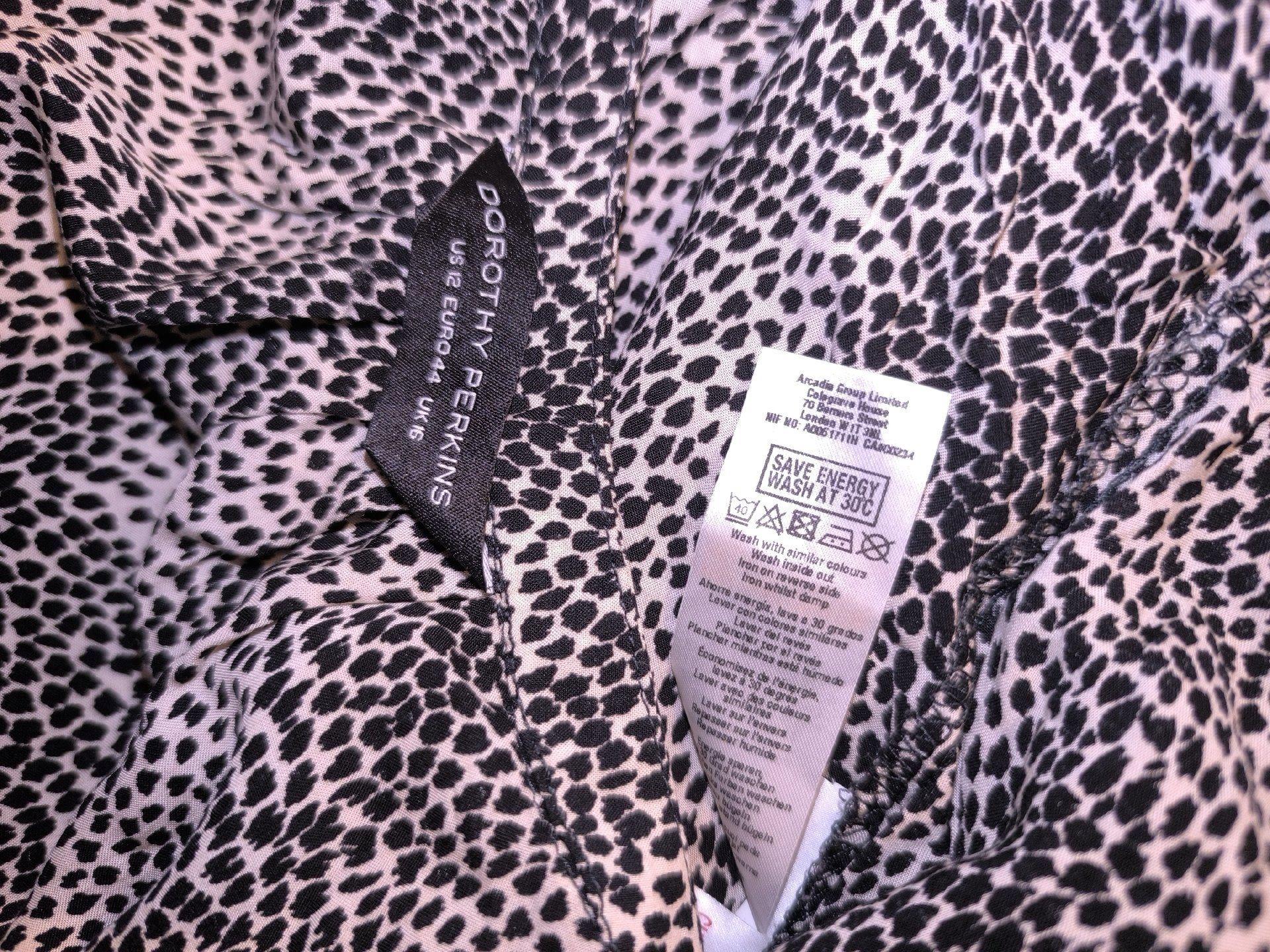 Dorothy Perkins Black and White Printed Blouse – UK 16, Dorothy Perkins, 16, Like New condition — preloved on SilentSale®