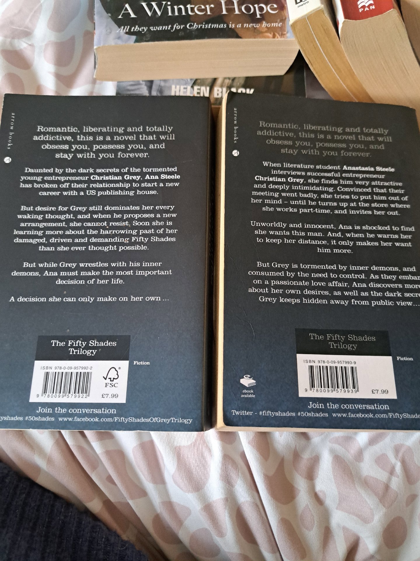 Fifty shades  books paperback  EL James, Unbranded, Paperback, Good condition — preloved on SilentSale®