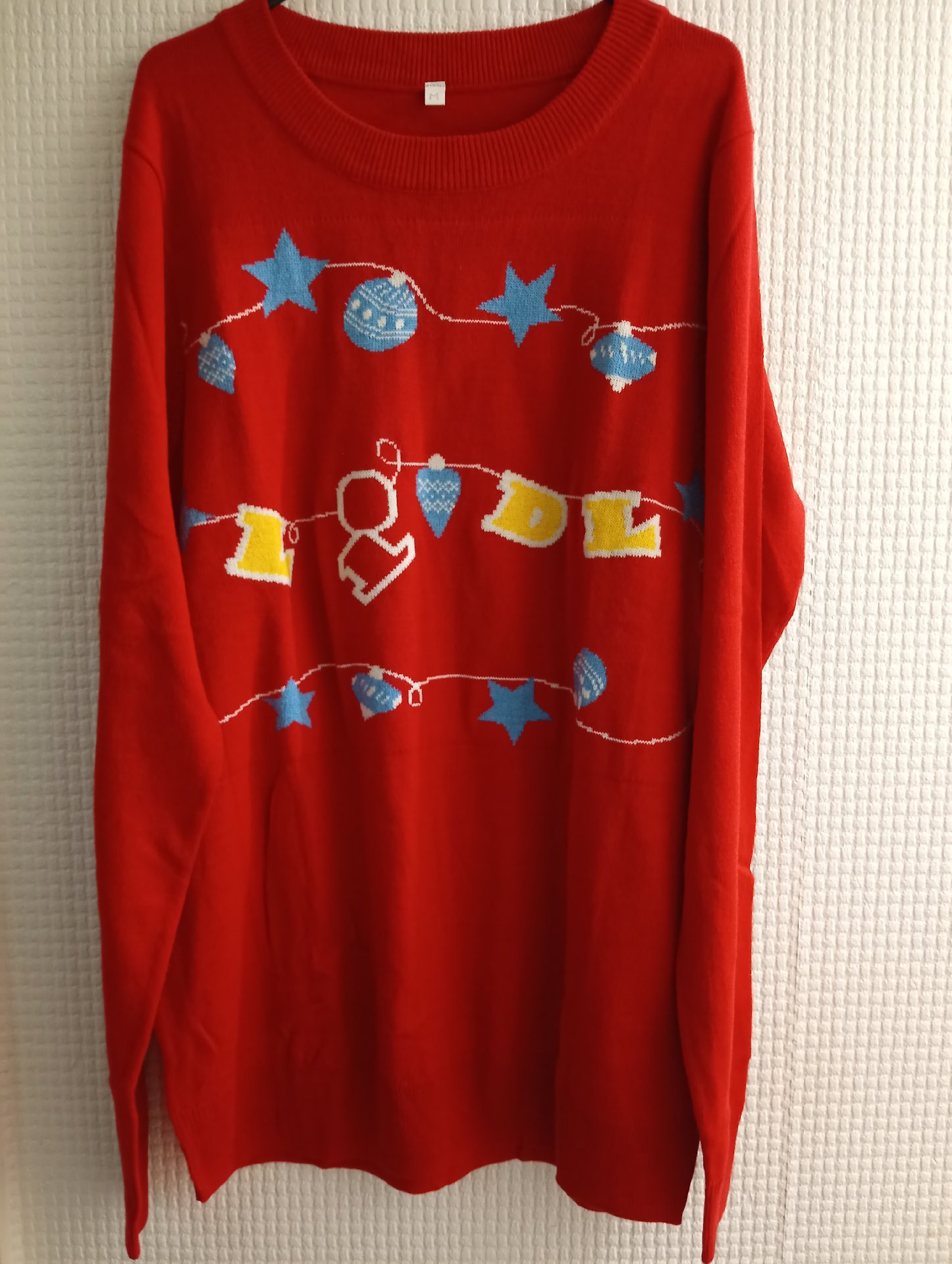 Mens Red Christmas Jumper with Blue Stars and Baubles, Unbranded, M, New condition — preloved on SilentSale®