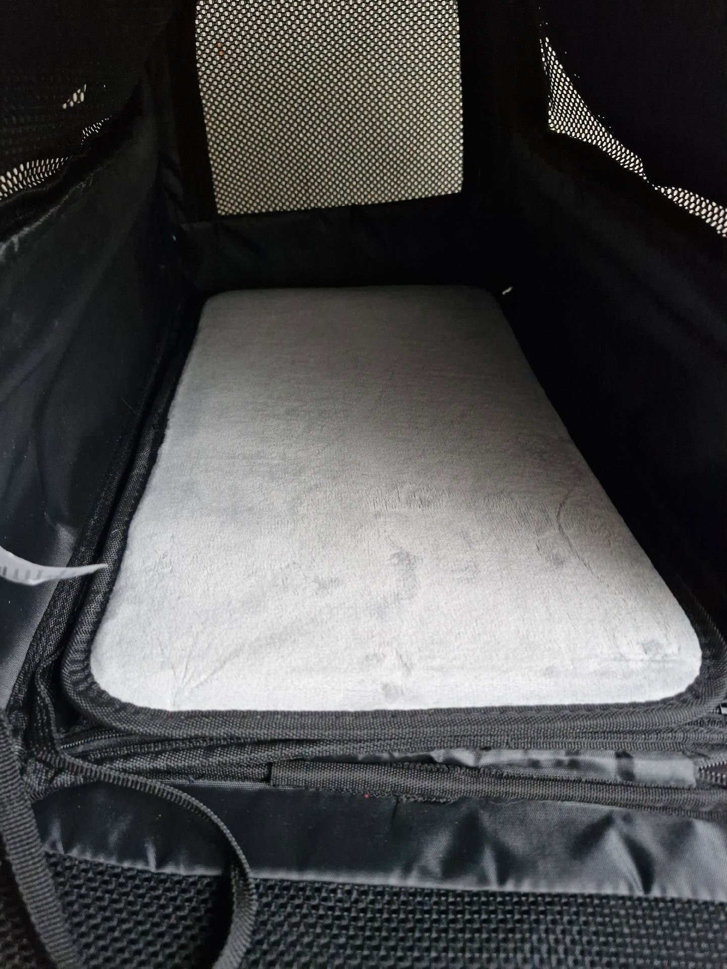 Fukumaru Portable Black Pet Carrier, Fukumaru, One Size, Excellent condition — preloved on SilentSale®