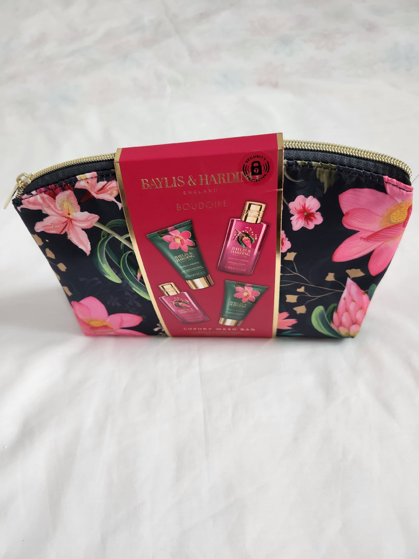 Baylis & Harding Boudoire Luxury Wash Bag Gift Set, Baylis & Harding, One Size, New condition — preloved on SilentSale®
