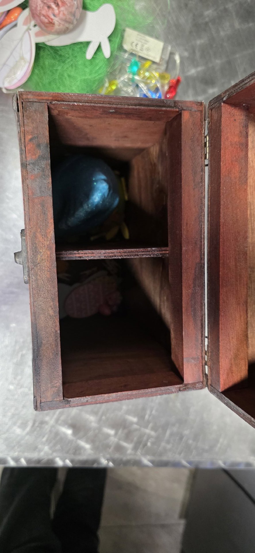 Vintage Style Wooden Decorative Storage Box with Handle, Vintage, One Size, Good condition — preloved on SilentSale®