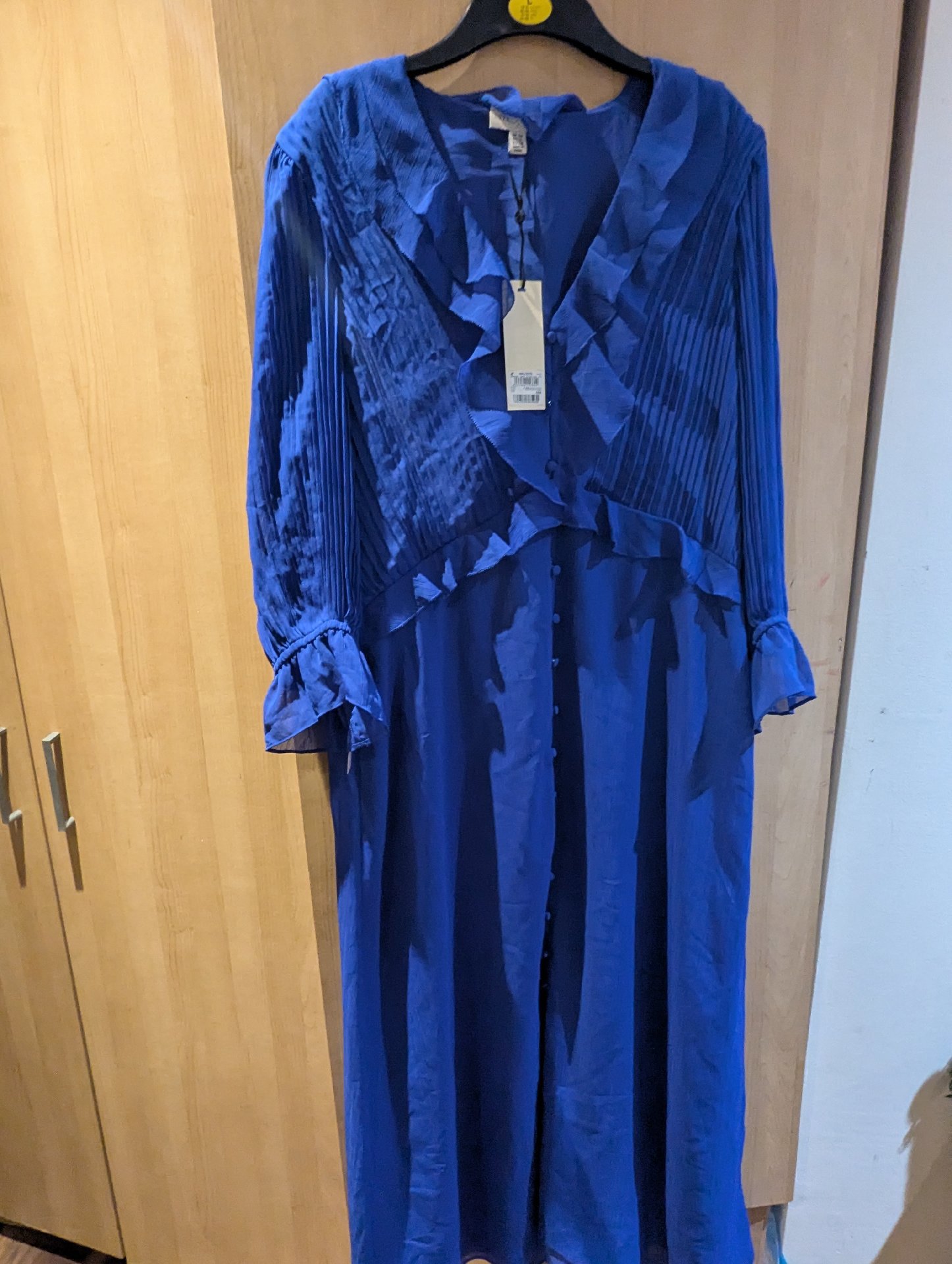 Clothes bundle 6 items , TU, M, New condition — preloved on SilentSale®