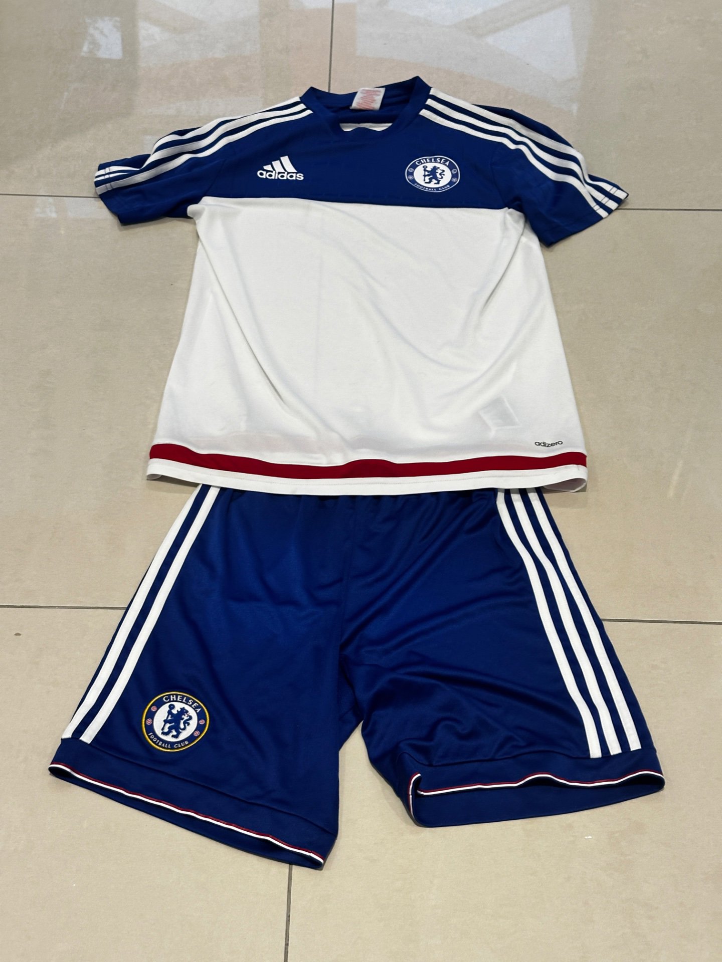 Chelsea training kit Youth, Adidas, 13-14 years, Fair condition — preloved on SilentSale®