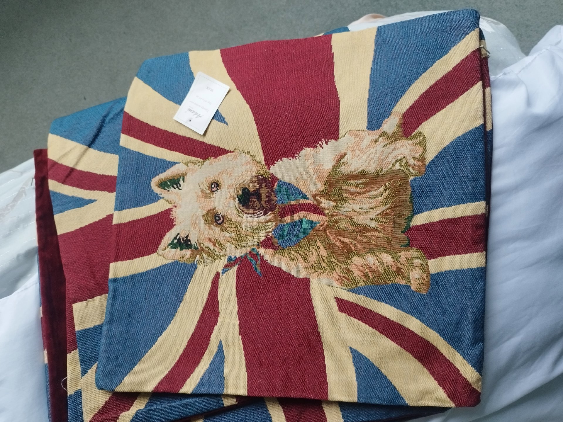 8× Adam Home Tapestry Cushion Cover 45x45 cm with Dog Design, Adam Home, 45x45 cm, New condition — preloved on SilentSale®