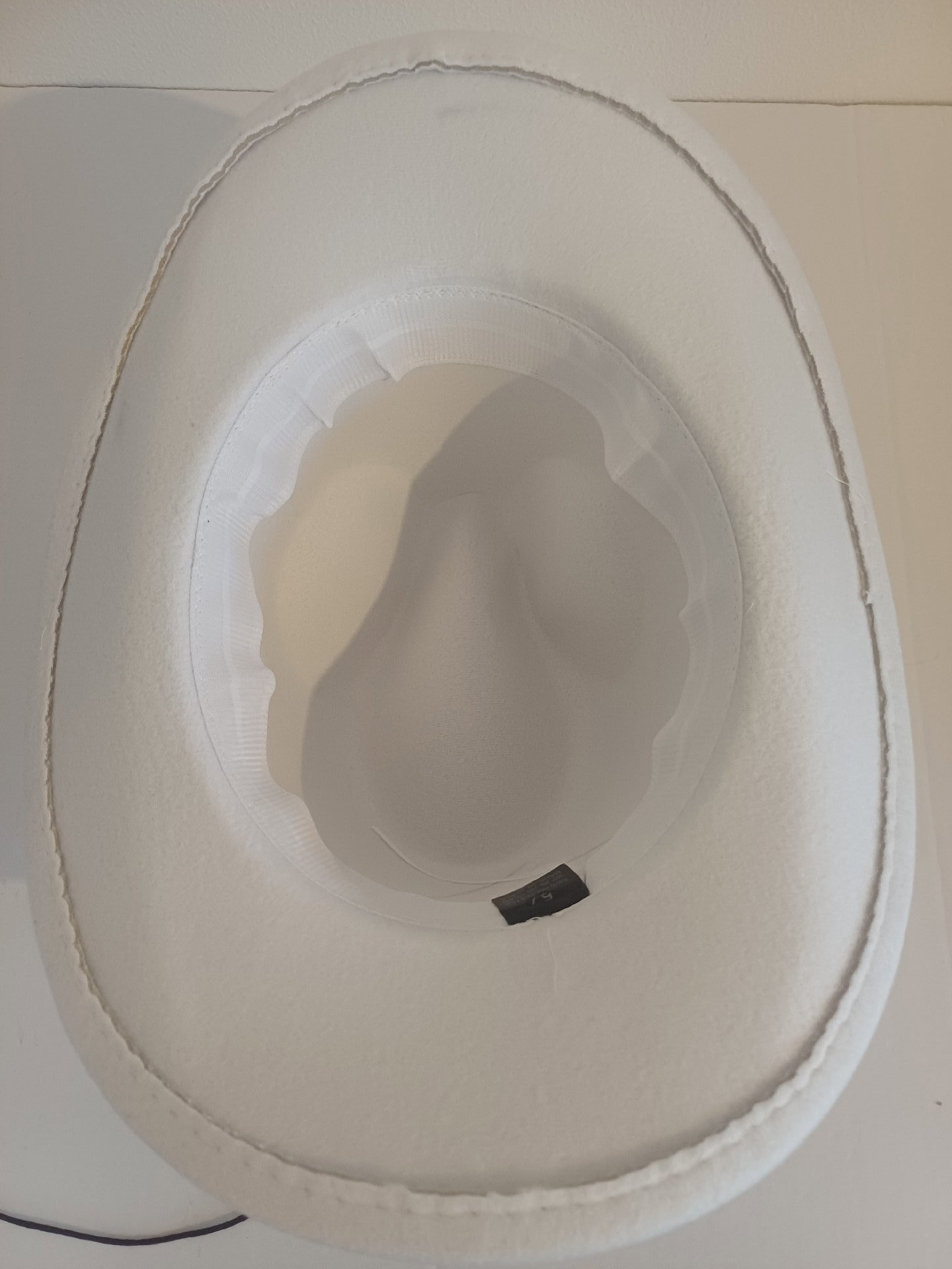 White cowboy hat size 56cm, Cowboy, 56 cm, New condition — preloved on SilentSale®