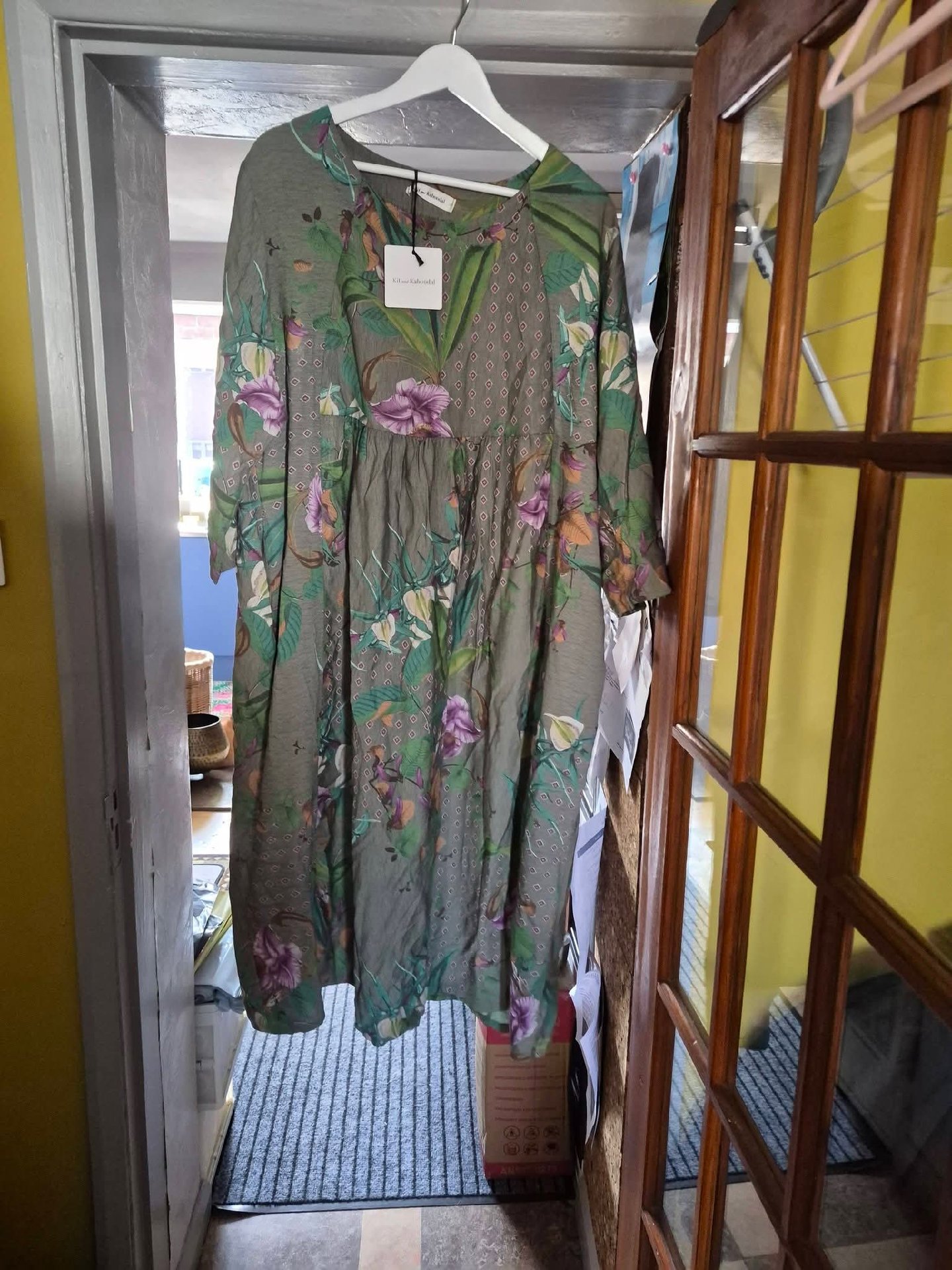 Kit and Kaboodal Khaki Floral Dress One Size Fits UK 8 to 18, Kit and Kaboodal, One Size, New condition — preloved on SilentSale®