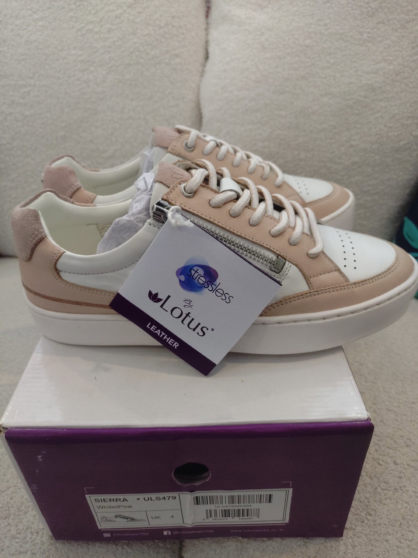 Skechers Sierra White and Pink Trainers – UK 4, Lotus, 4, New condition — preloved on SilentSale®