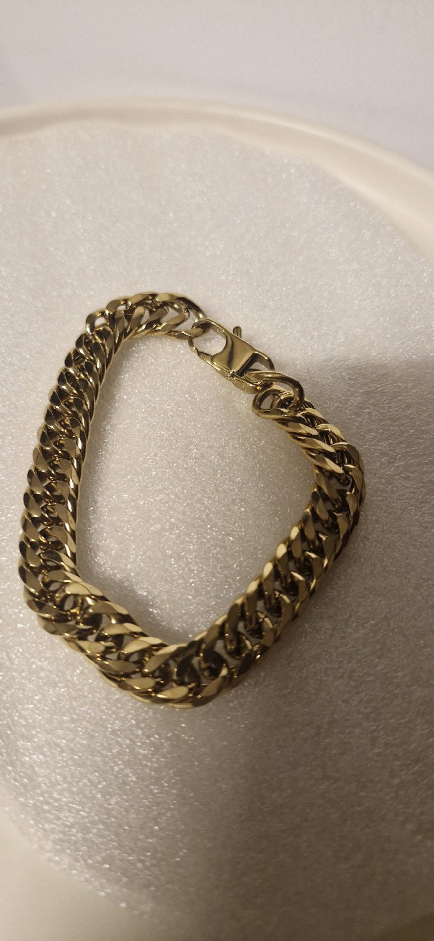 Gold Tone Cuban Link Chain Bracelet, Gold Tone, One Size, New condition — preloved on SilentSale®