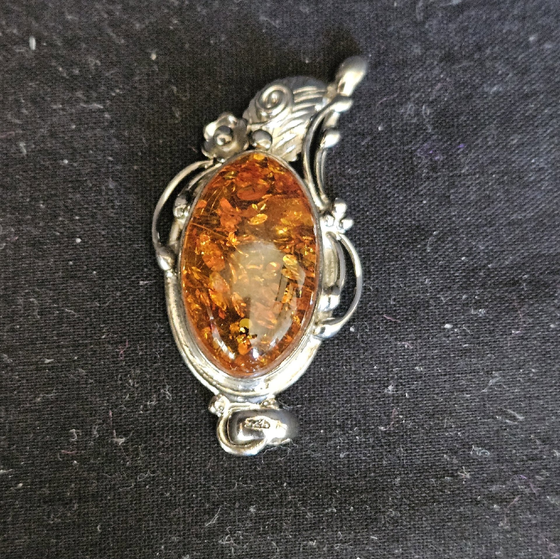 925 sterling silver Amber pendant with daisy flower(A6), sterling silver, One Size, New condition — preloved on SilentSale®