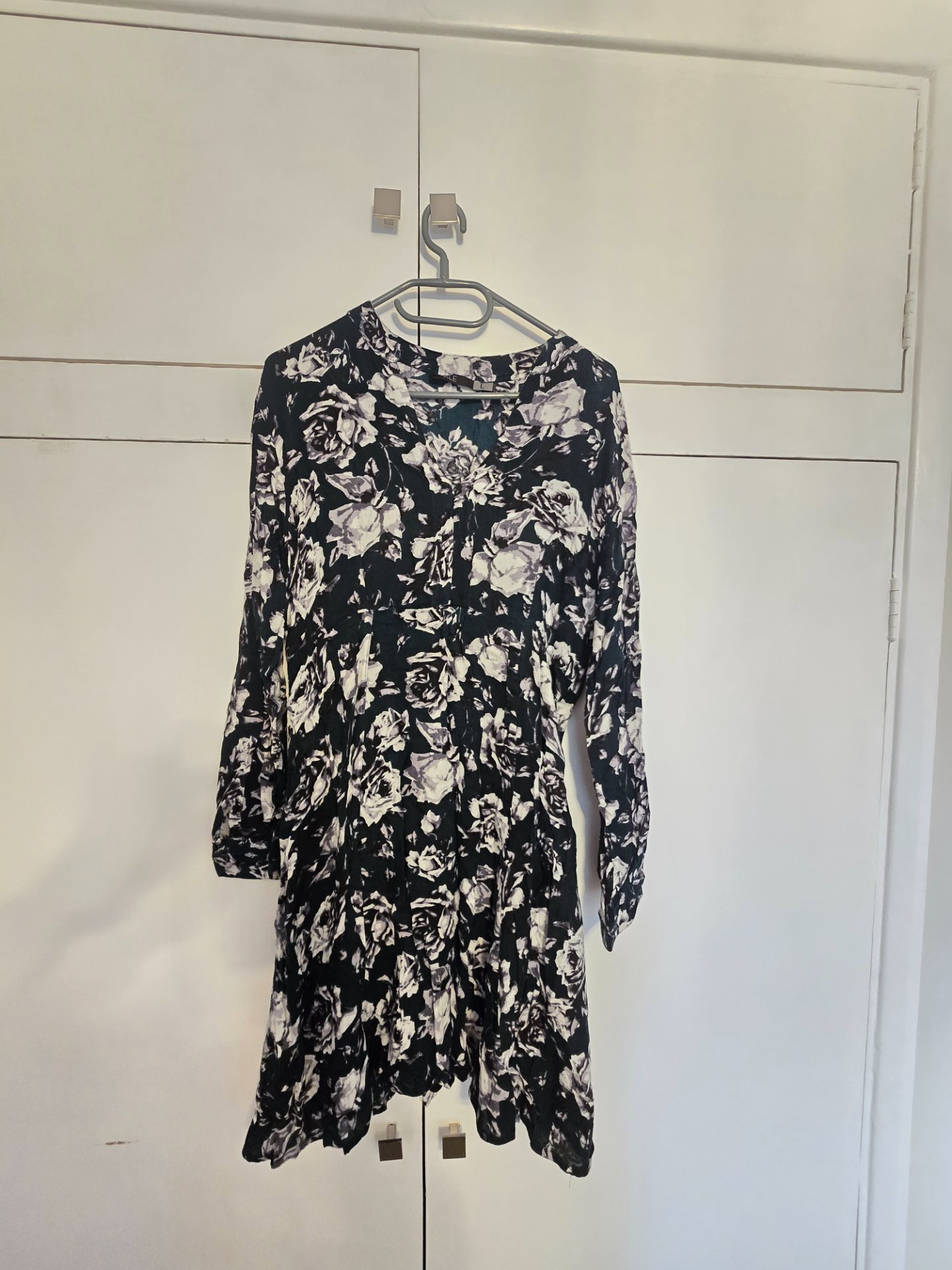 Floral printed dress, ALE, L, Good condition — preloved on SilentSale®