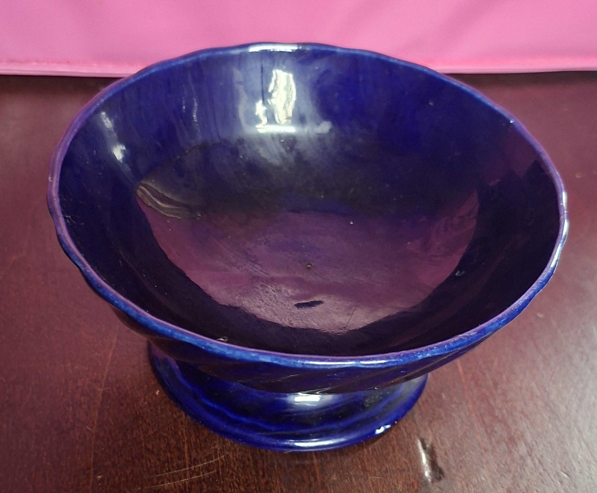 Blue Glass Pedestal Bowl, Unbranded, One Size, Good condition — preloved on SilentSale®