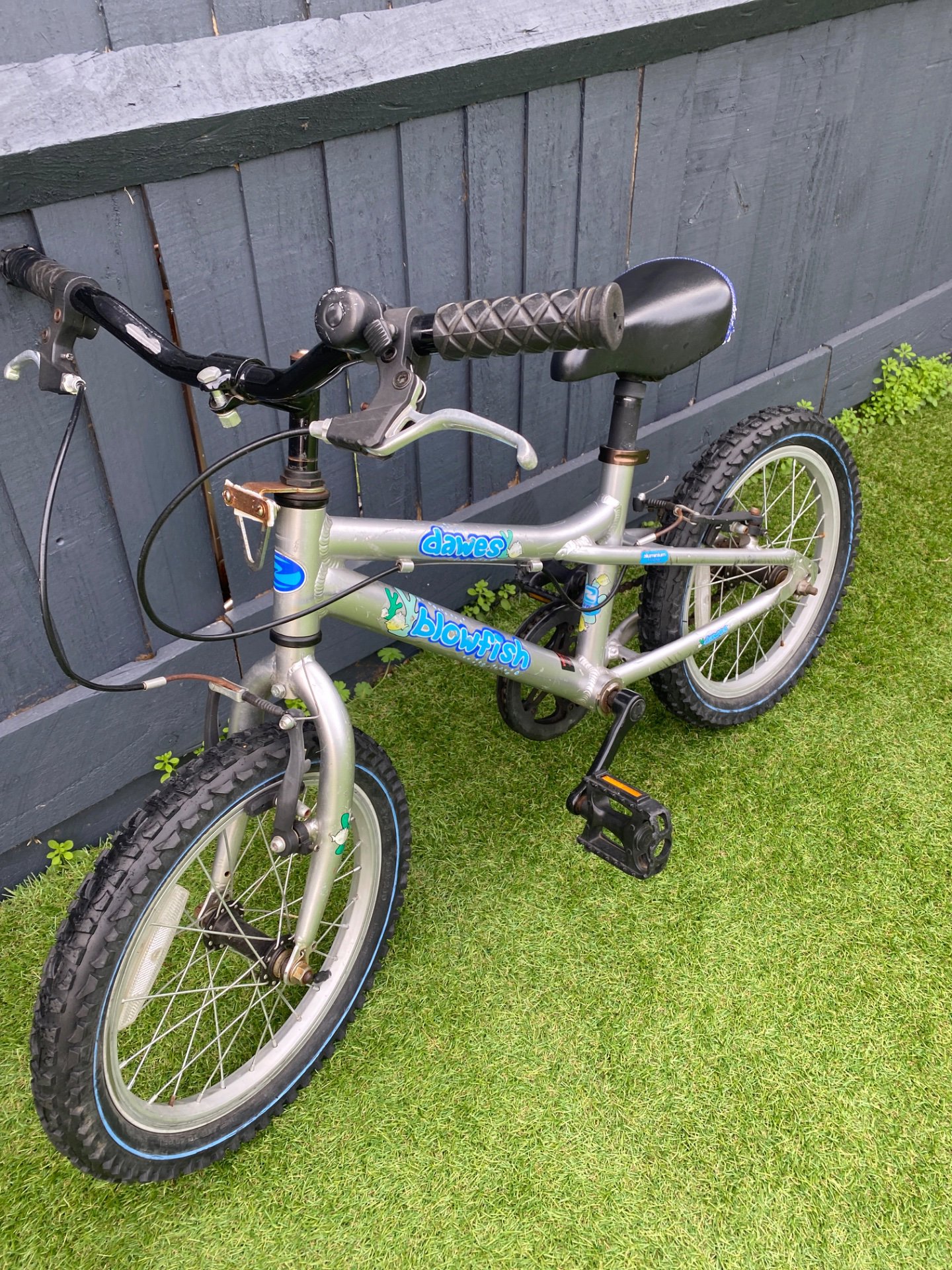Children's Silver Bicycle with Training Wheels, Dawes, 5 years, Good condition — preloved on SilentSale®