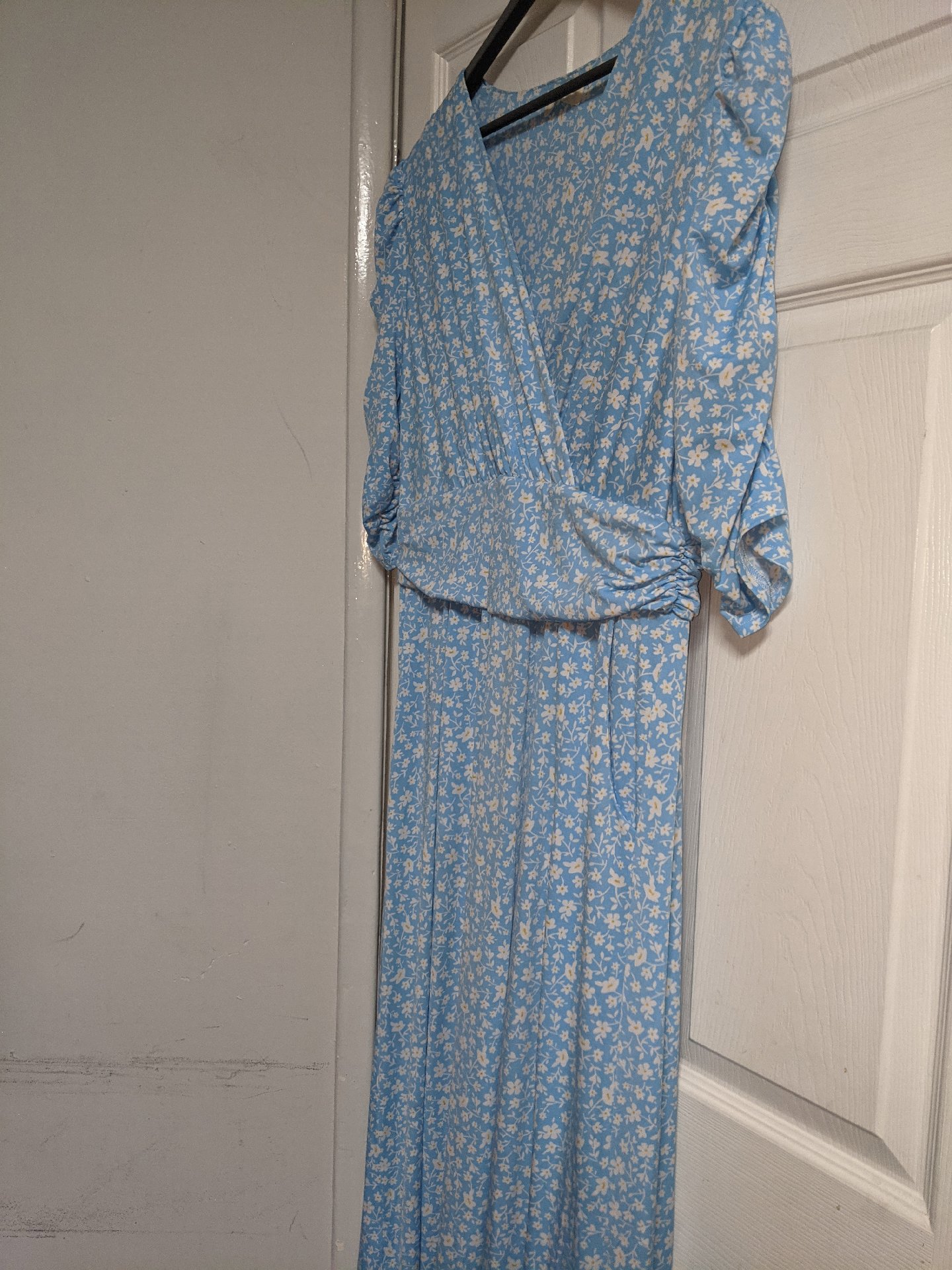 Blue Floral Print Maxi Dress with Puff Sleeves, Jolie Moi, 18, Excellent condition — preloved on SilentSale®