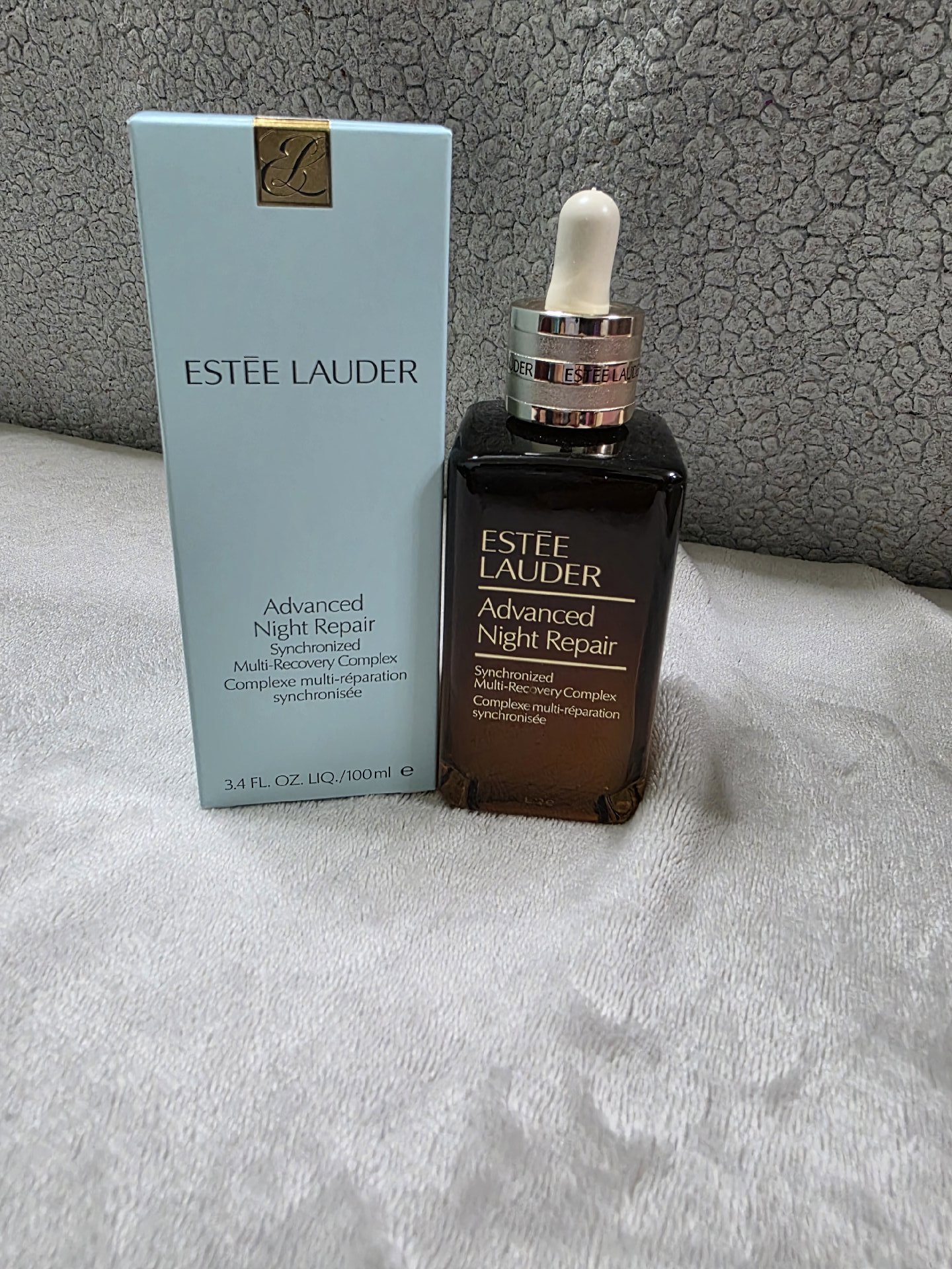 Estée Lauder Advanced Night Repair Serum 100ml, Estée Lauder, 100ml, New condition — preloved on SilentSale®