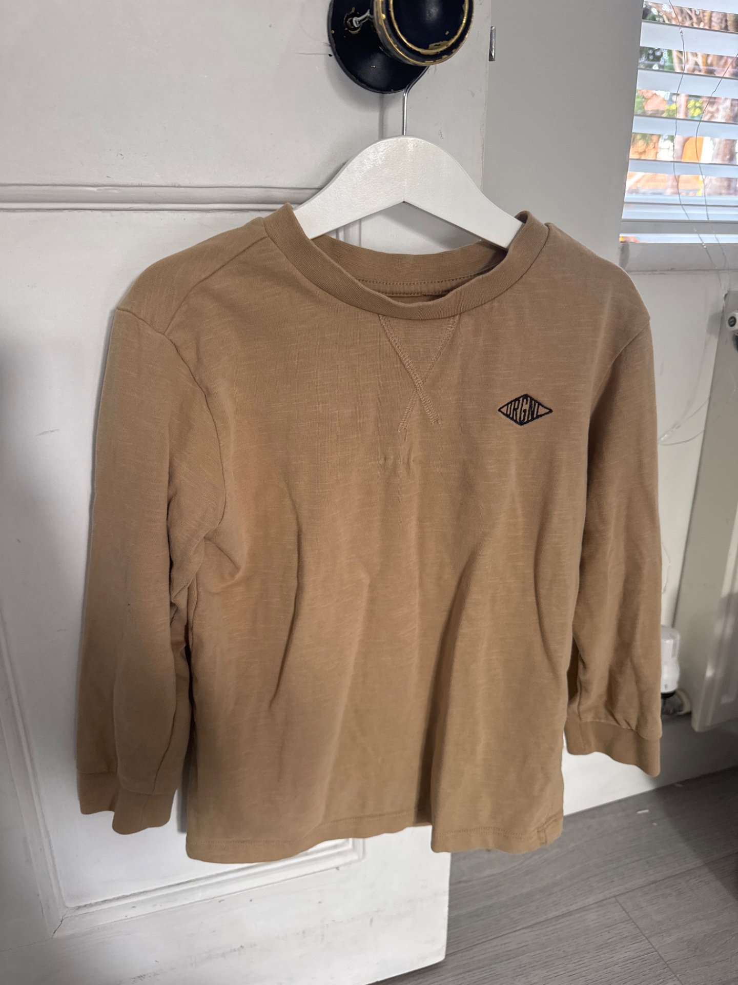 Brown Long Sleeve T-Shirt, George, 6-7 years, Good condition — preloved on SilentSale®