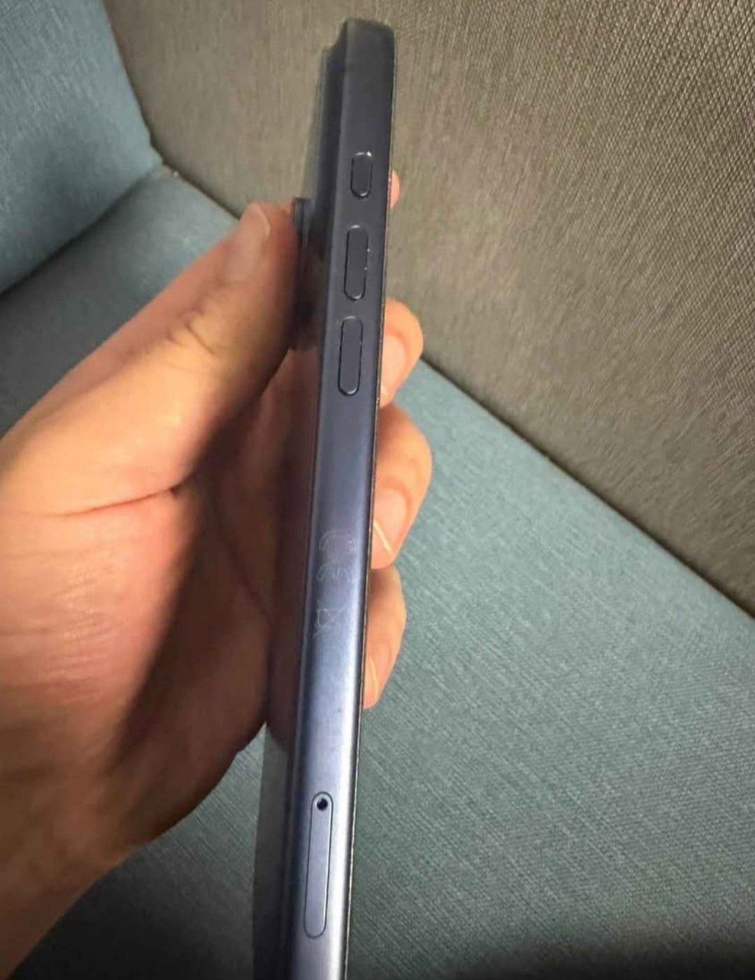 Apple I Phone 17 Pro Max 2TB Blue Smartphone , Apple, 2TB, Like New condition — preloved on SilentSale®