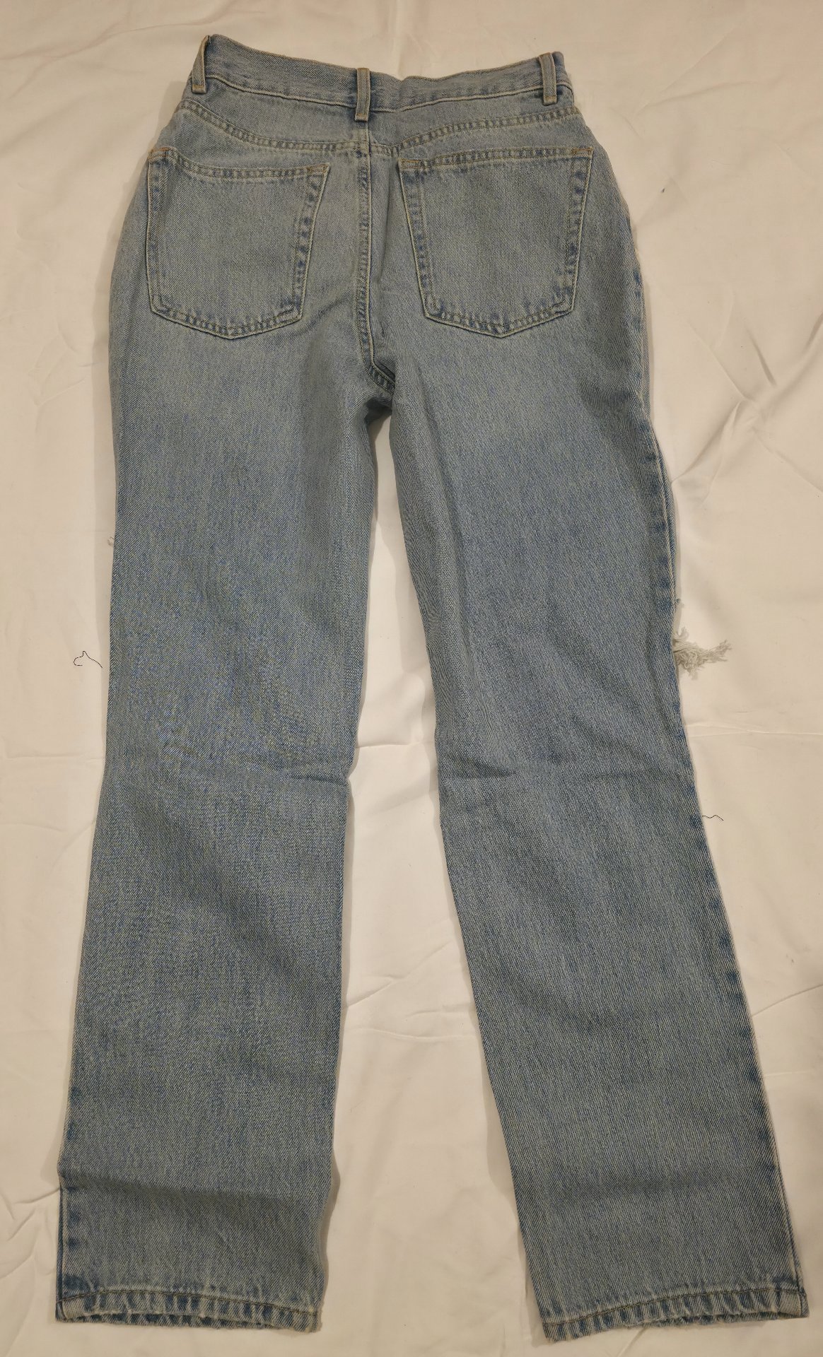 Asos Design Light Blue Ripped Mom Jeans – Size 26/30, ASOS Design, W28 L36, New condition — preloved on SilentSale®