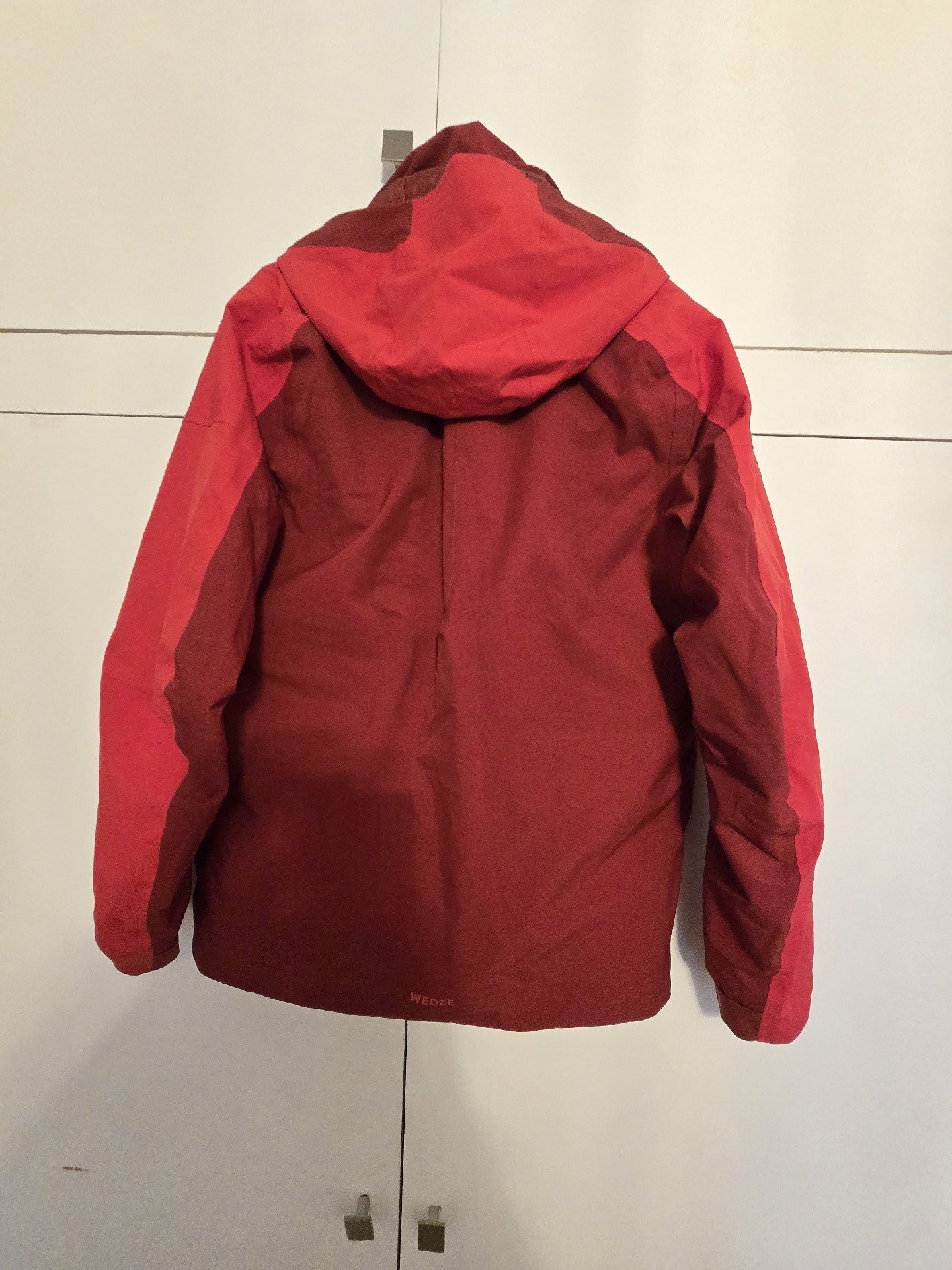 Decathlon Wedze Piste 500 Red Waterproof Ski Jacket – Size M, Decathlon, M, Good condition — preloved on SilentSale®