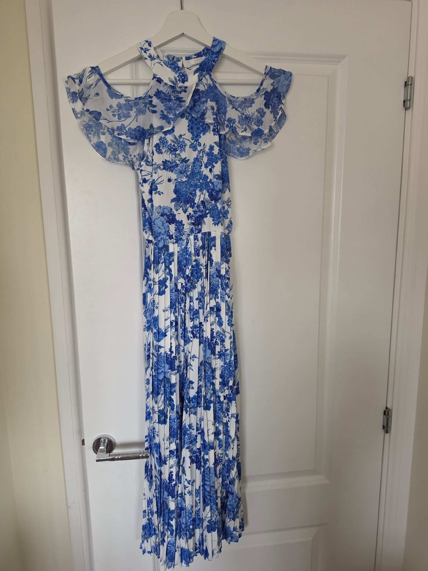 Next Girls Blue Floral Cold Shoulder Maxi Dress – 12 Years, Next, 12 years, New condition — preloved on SilentSale®