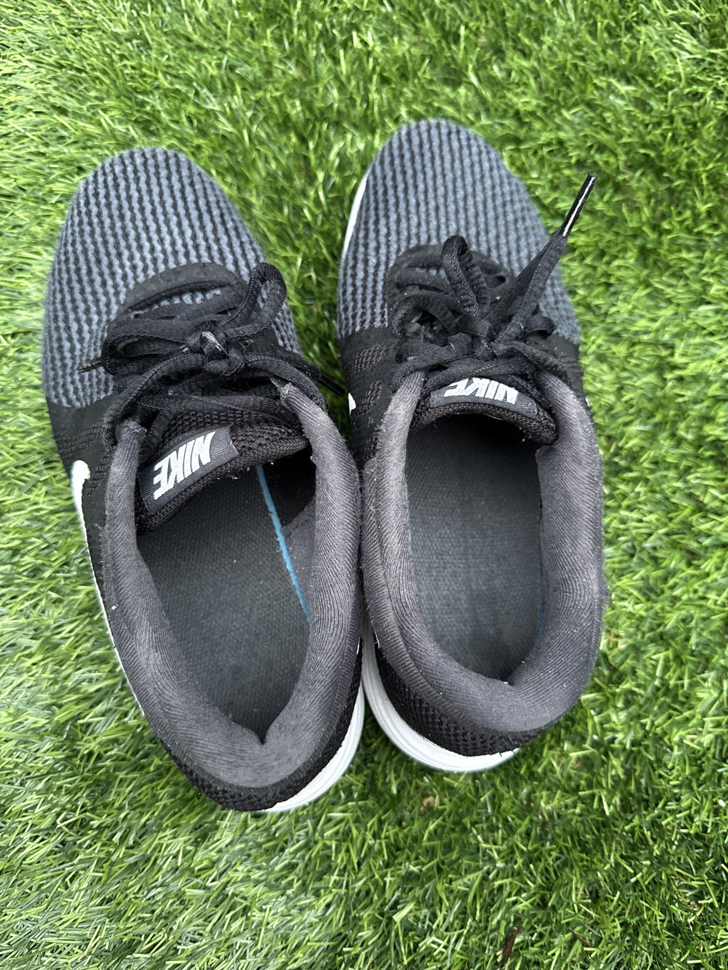Nike Black and Grey Running s4 Trainers, Nike, 4, Excellent condition — preloved on SilentSale®