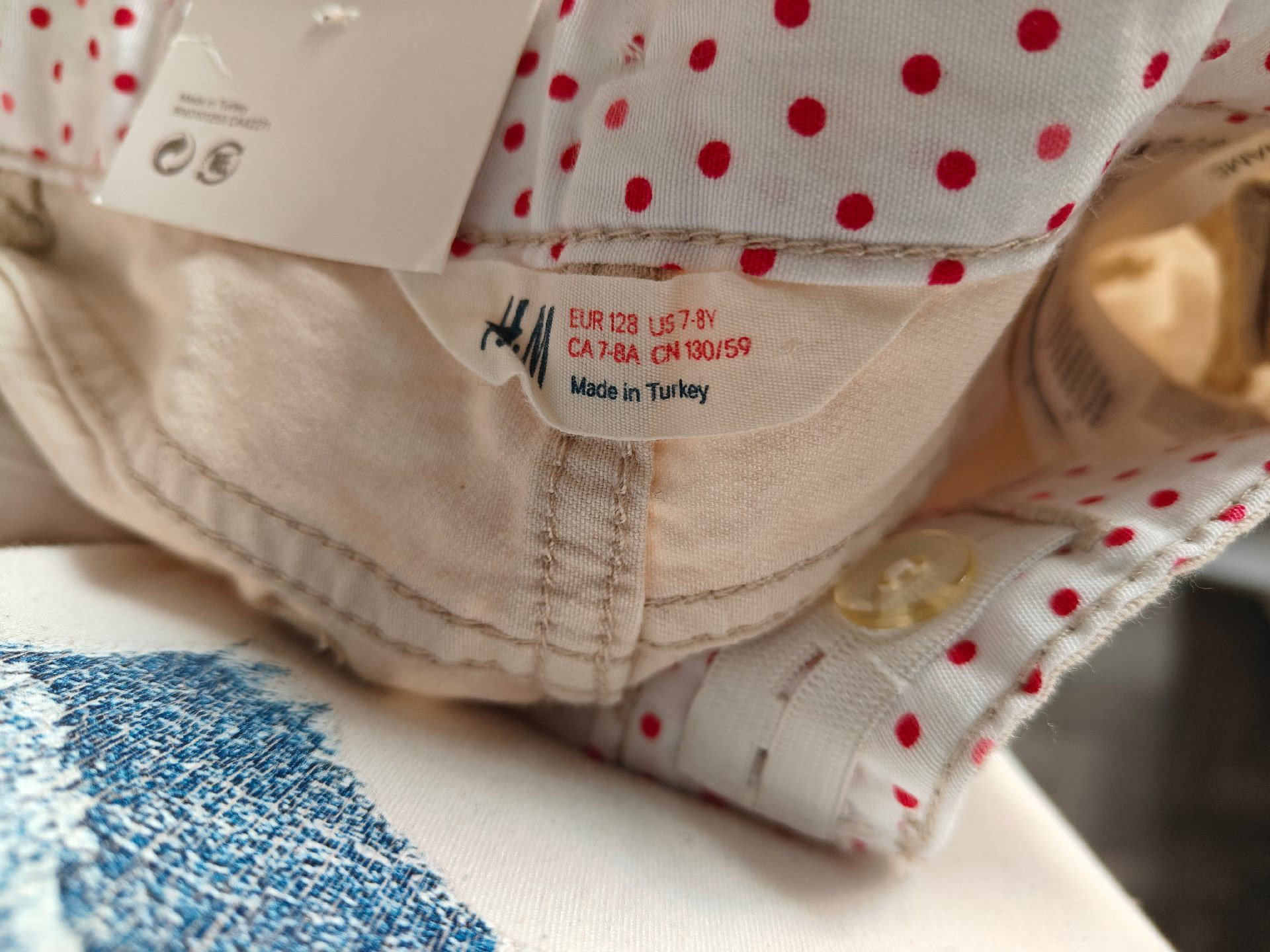 H&M Beige Girls Trousers With Red Polka Dot Waistband – Age 7-8Y, H&M, 7-8 years, New condition — preloved on SilentSale®