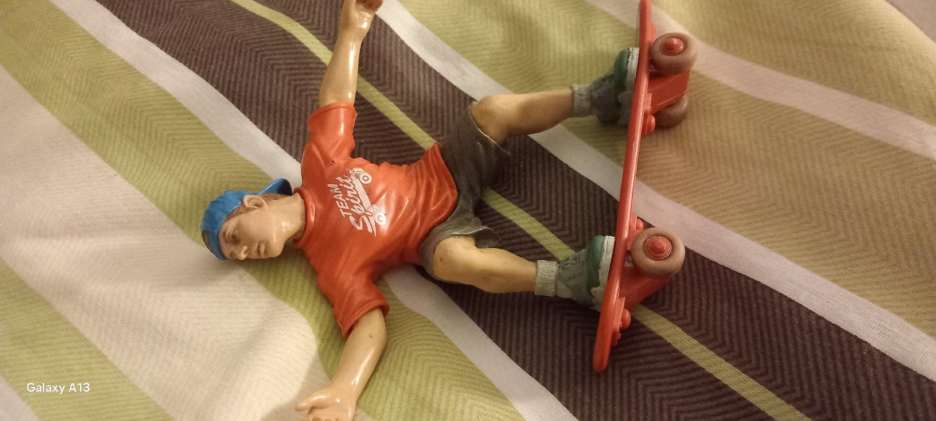 Team Skateboarder Figurine on Red Skateboard, Unbranded, One Size, Excellent condition — preloved on SilentSale®