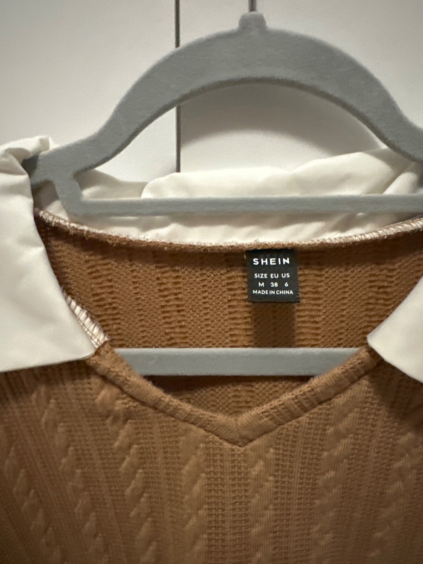 Shein Brown Cable Knit Jumper with White Collar and Sleeves – Size M, Shein, M, Excellent condition — preloved on SilentSale®