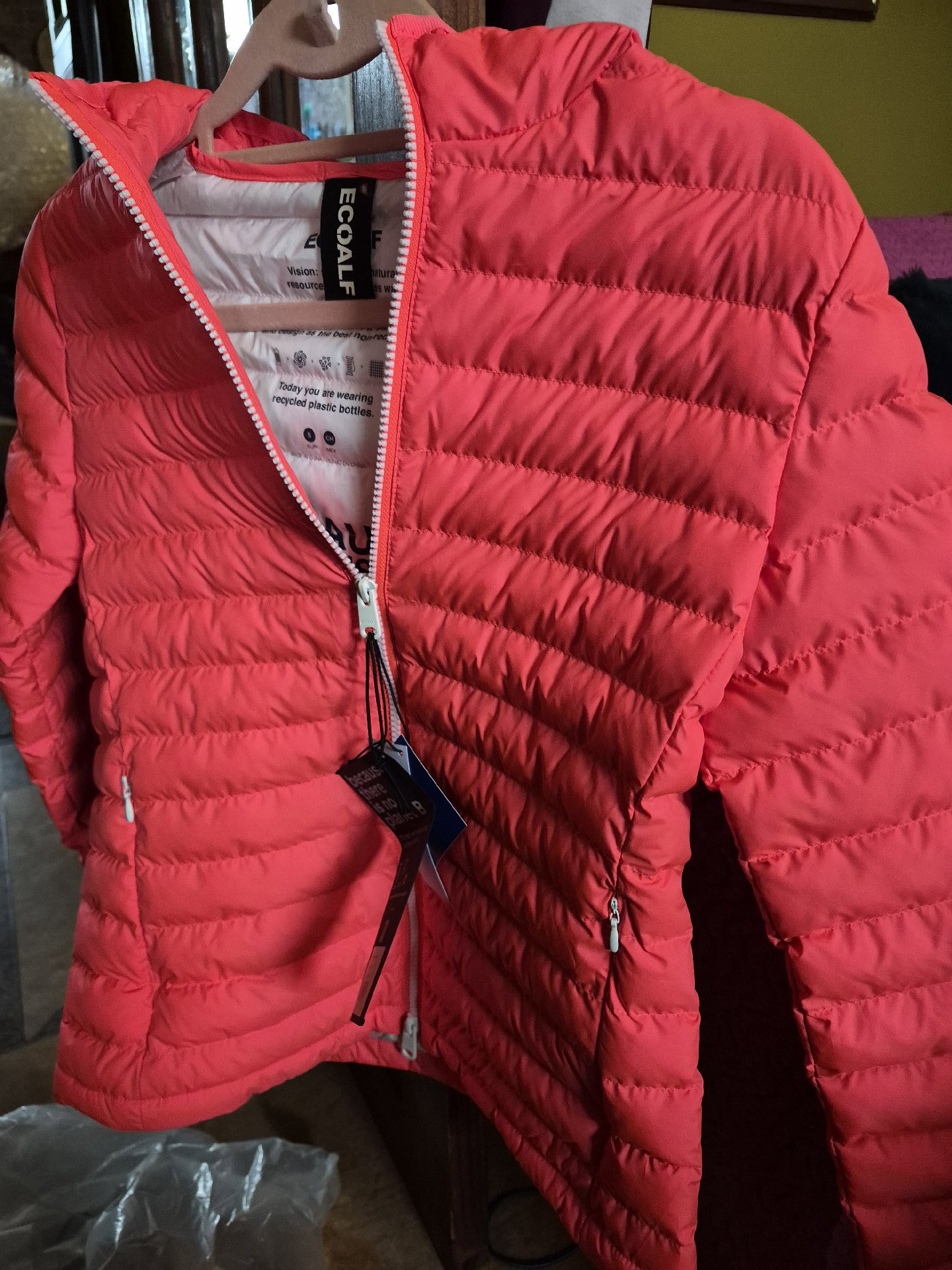 Ecoalf Red Lightweight Puffer Jacket – Size S, Ecoalf, S, New condition — preloved on SilentSale®