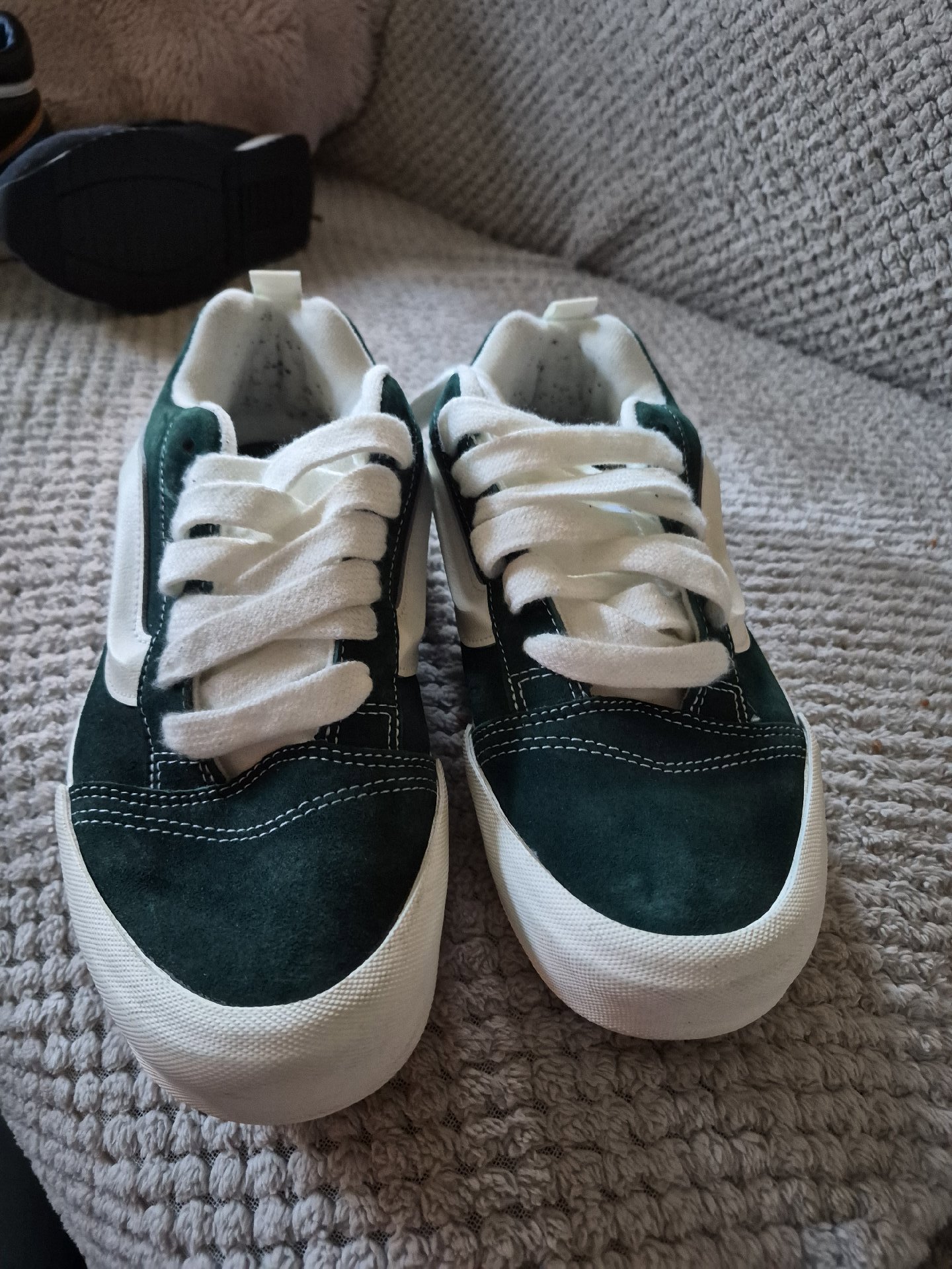 HeiQ Green and White Water-Repellent Trainers UK 8.5, HeiQ, 8.5, New condition — preloved on SilentSale®