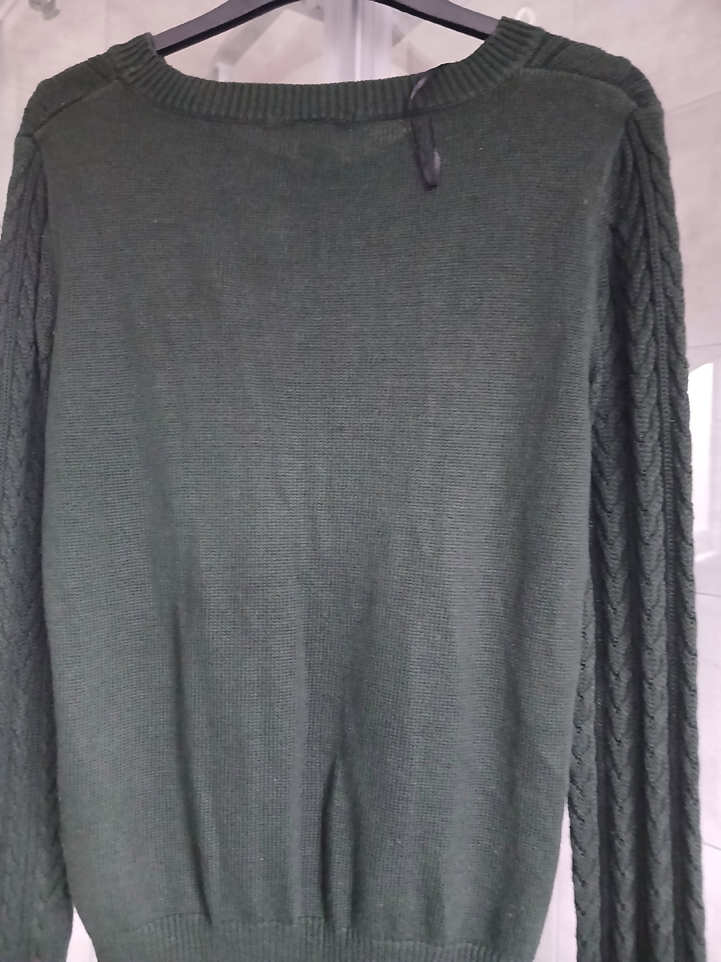 H&M Basic Dark Green Cable Knit Jumper – Size S, H&M, S, Like New condition — preloved on SilentSale®