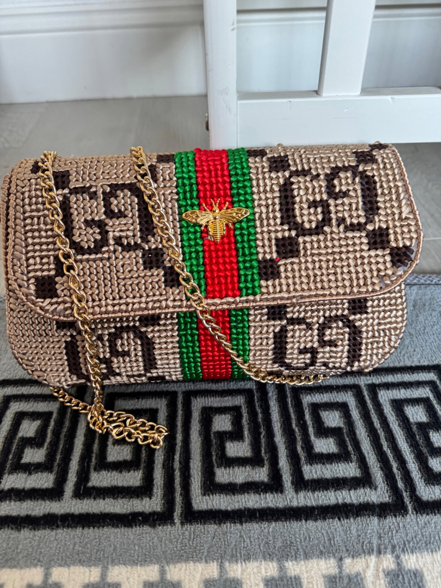 Woven Pattern Shoulder Bag with Gold Chain and Bee Detail, Gold, One Size, Excellent condition — preloved on SilentSale®