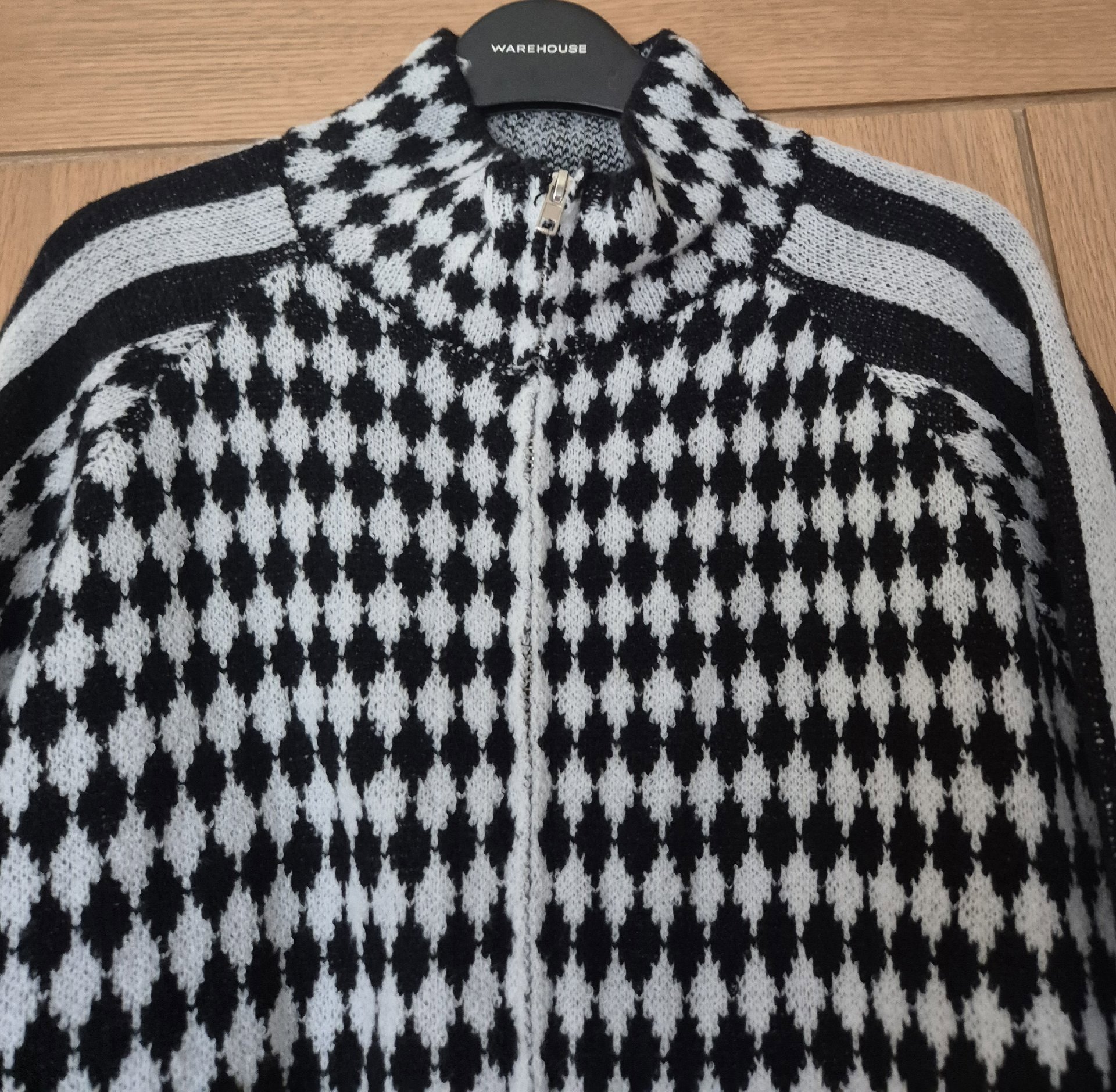 Warehouse Black and White Patterned Zip-Up Jumper, Warehouse, 12, Excellent condition — preloved on SilentSale®