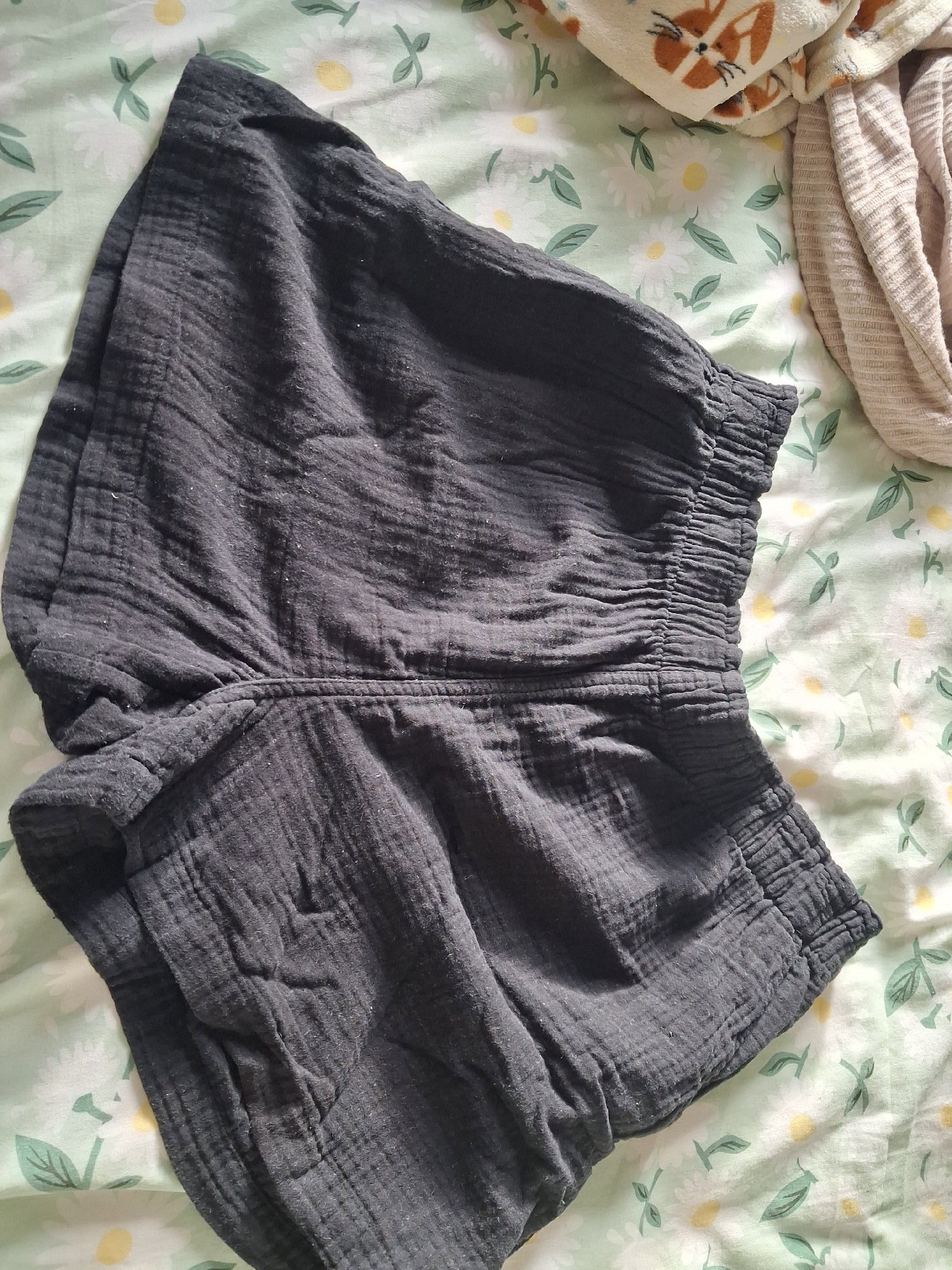 Black Cotton Casual Shorts, H&M, M, Excellent condition — preloved on SilentSale®
