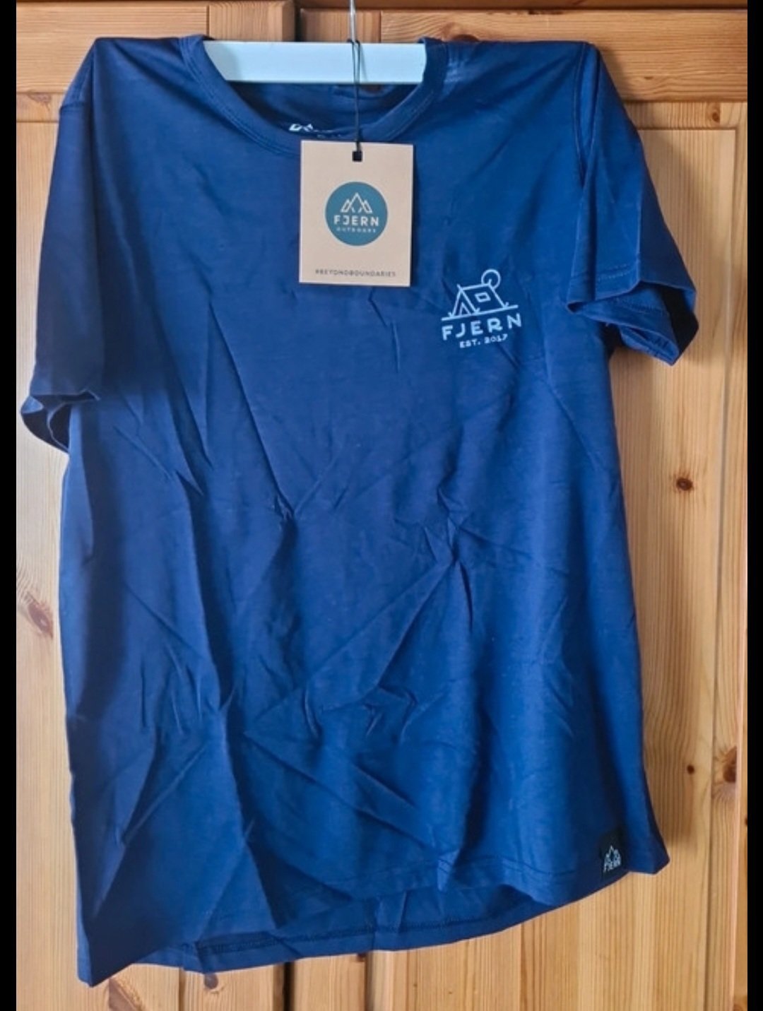 Fjern outdoor  beyond boundaries  t shirt navy, Fjern, S, New condition — preloved on SilentSale®