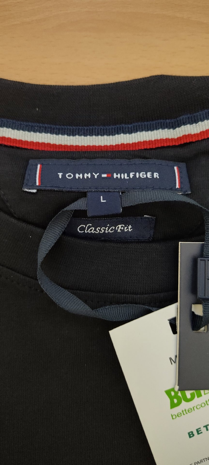 Tommy Hilfiger Black Classic Fit Logo T-Shirt – Size L, Tommy Hilfiger, L, New condition — preloved on SilentSale®