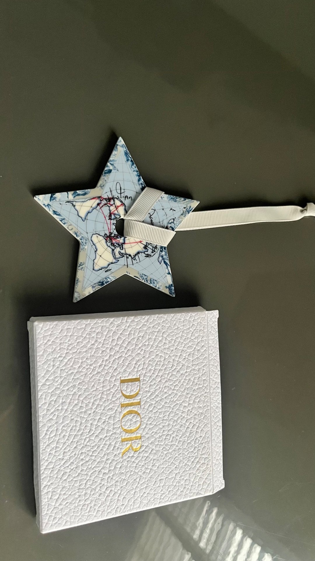 Christian Dior limited edition star ornament, Christian Dior, One Size, New condition — preloved on SilentSale®