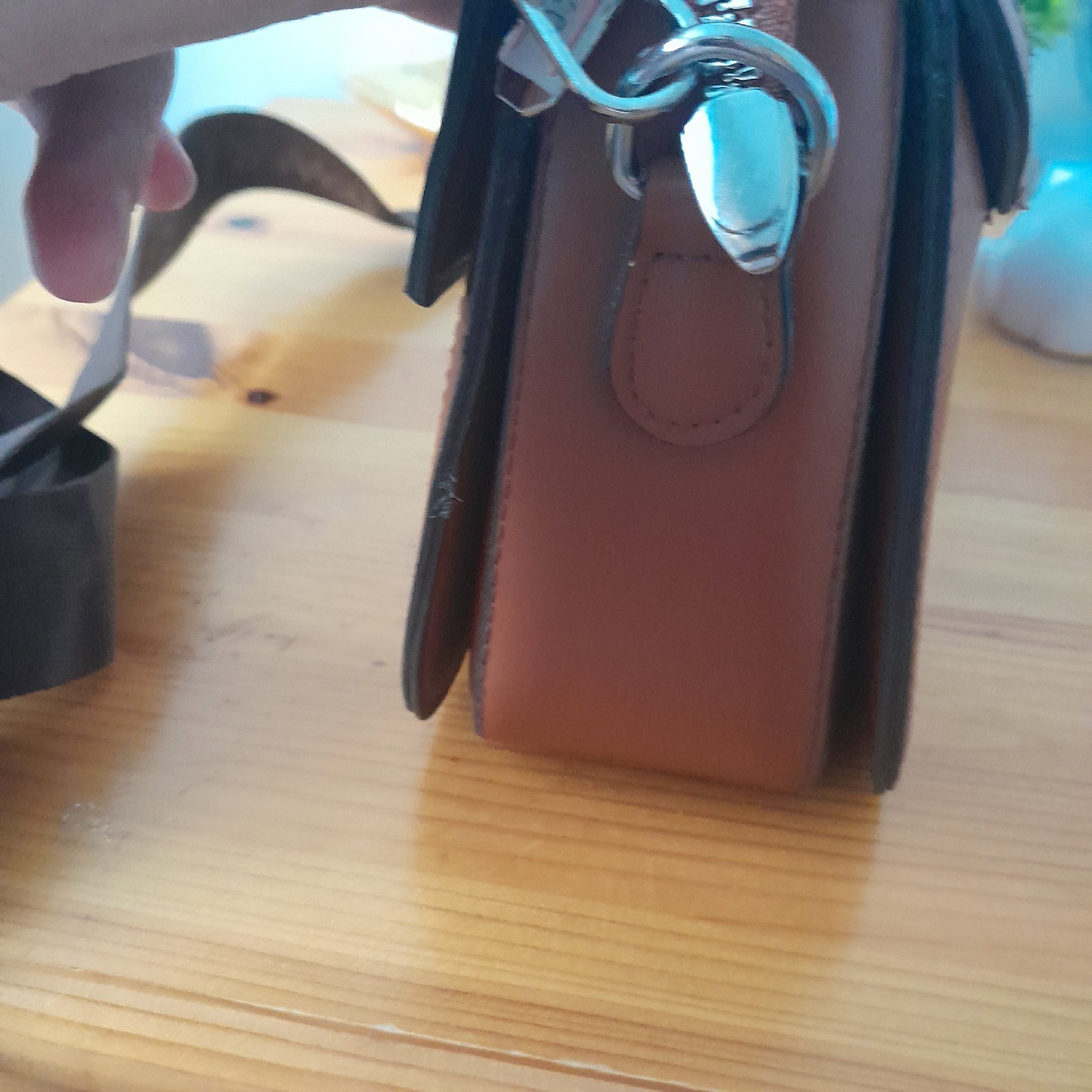 Ladies handbag , Ladies, Small, Excellent condition — preloved on SilentSale®