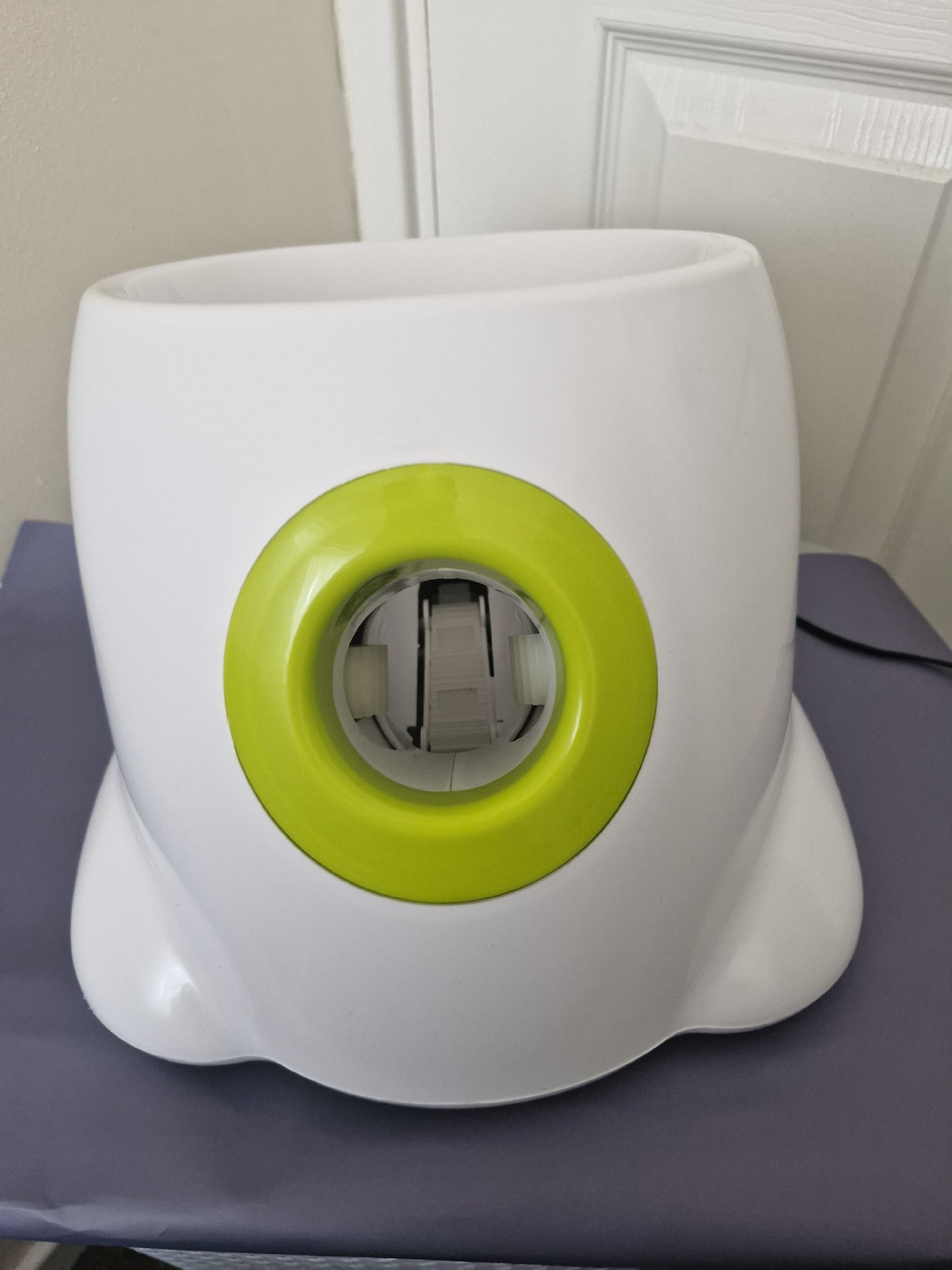 AFP All For Paws Interactives Mini Ball Launcher for Dogs, AFP All For Paws, One Size, Excellent condition — preloved on SilentSale®