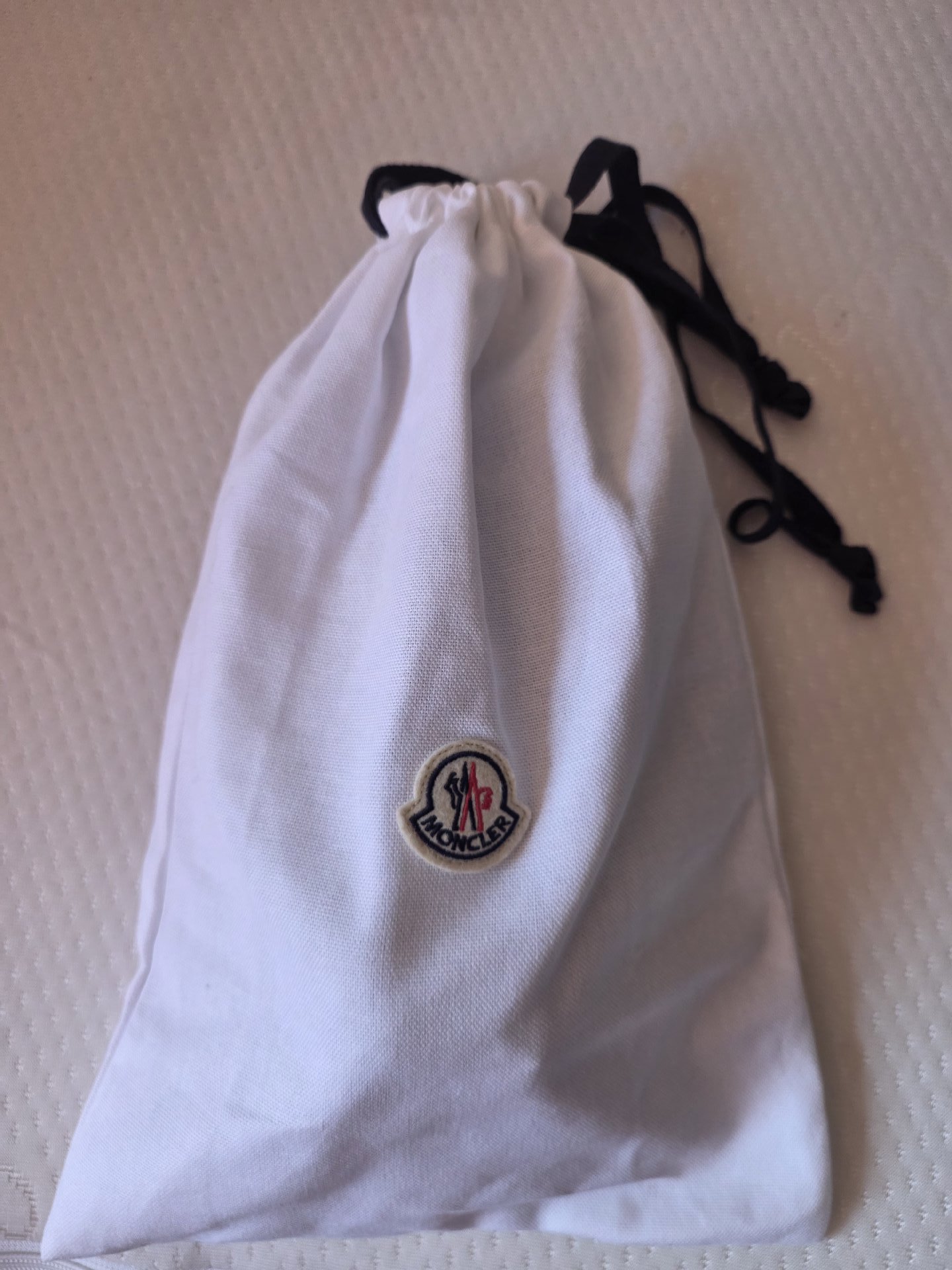 Man's Moncler Black  Durance Small Belt Bag, Moncler, One Size, Like New condition — preloved on SilentSale®
